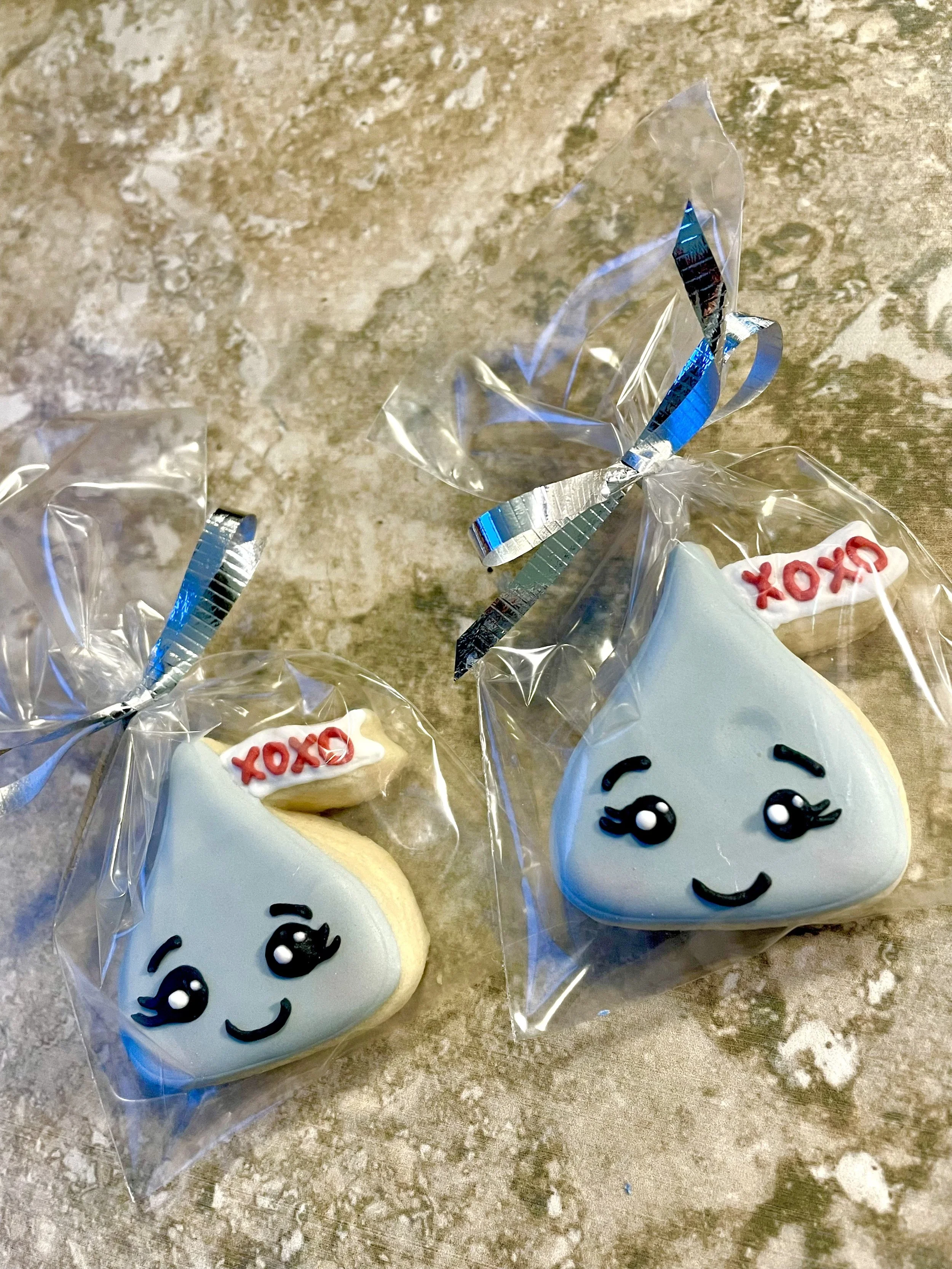 Need a kiss??? kiss cookies $3 great teacher gifts!