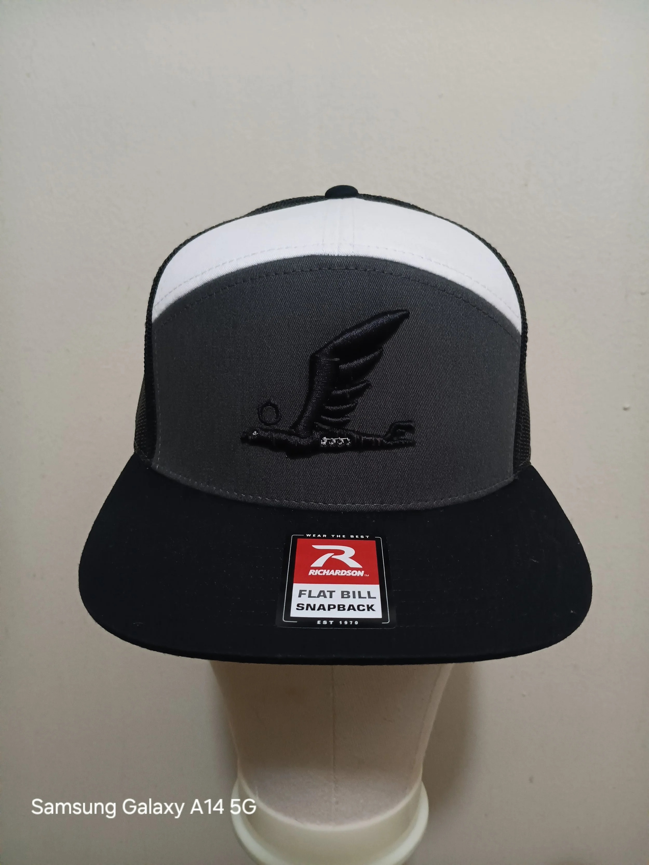 Dark Grey/Blackflight Fitted