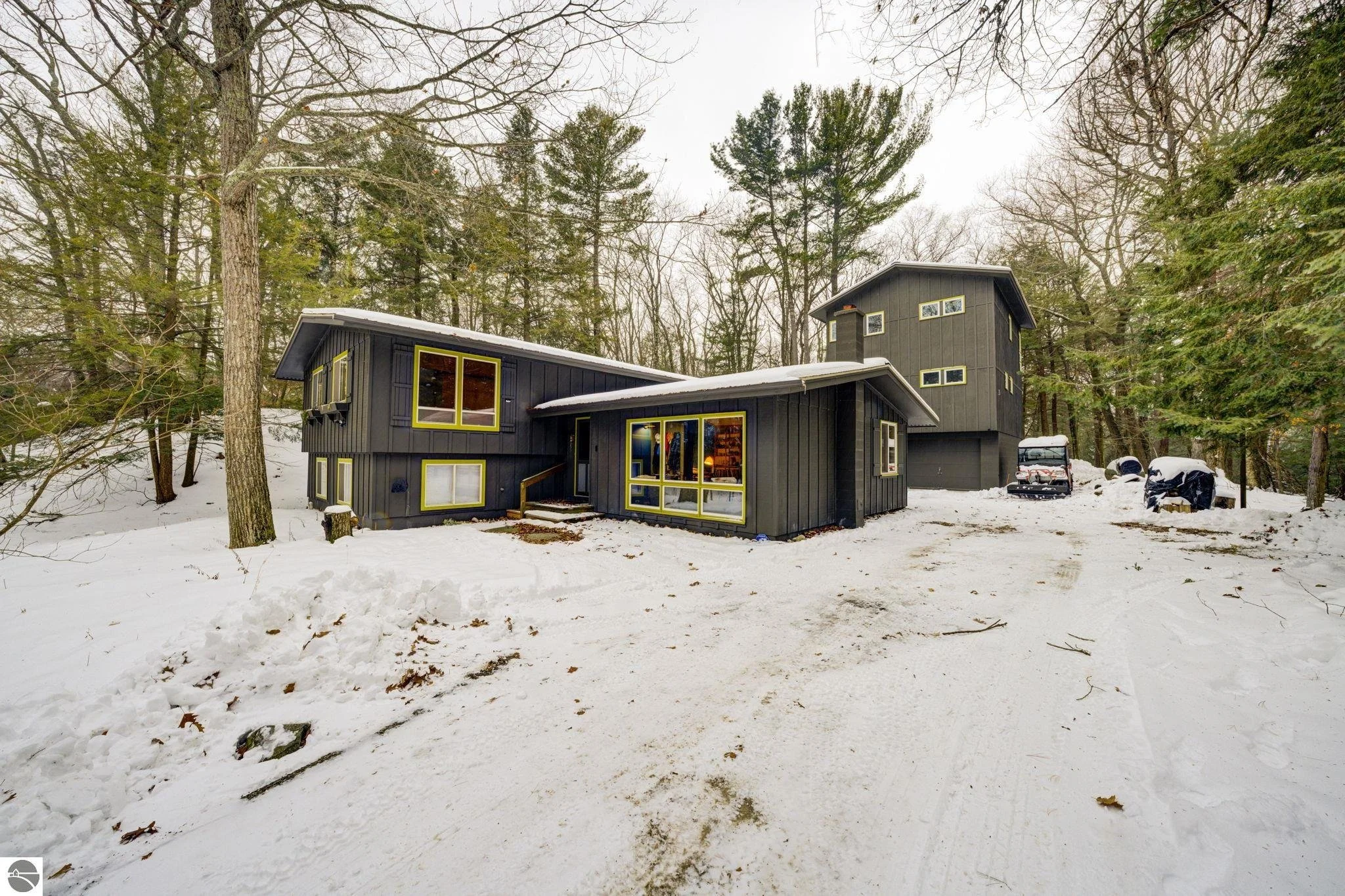Frankfort, MI - $1.895M
