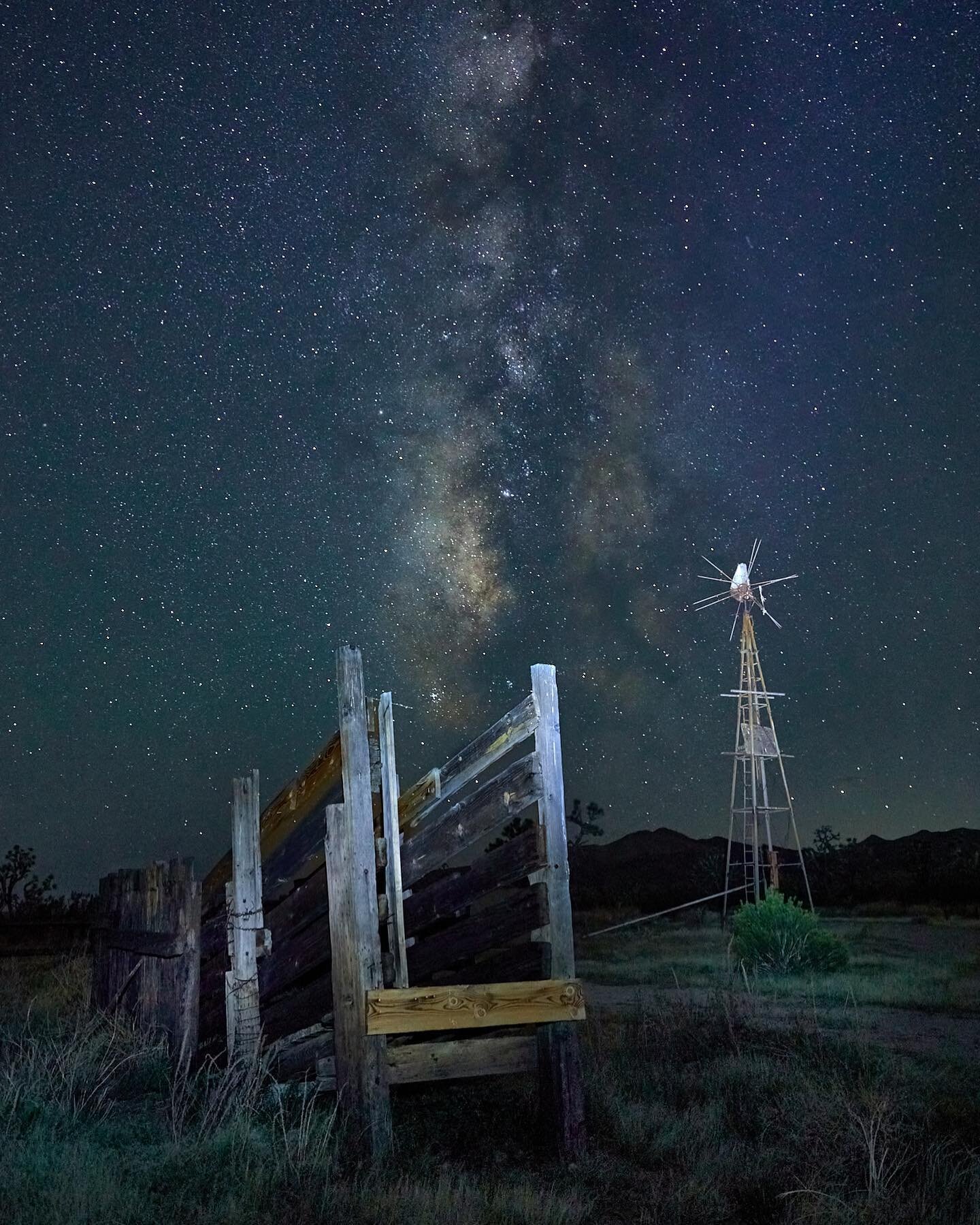 This shot was from night two. Wanted to head south of Vegas so the lights didn&rsquo;t glow so much. Fount an old coral and windmill. Think it came out pretty good for my second time ever shooting Milky Way and astro photography. #lasvegas #milkyway 