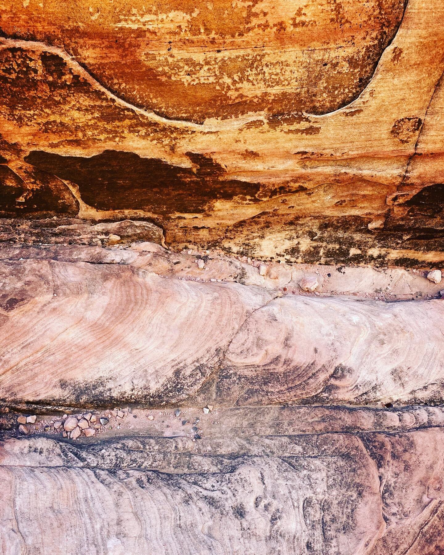 Spent a good chunk of time studying the texture and patterns in the rock. Definitely gonna go back with my canon and spend some time. Lots of cool shots waiting to reveal themselves. #redrockcanyon #nevada #texture #rock