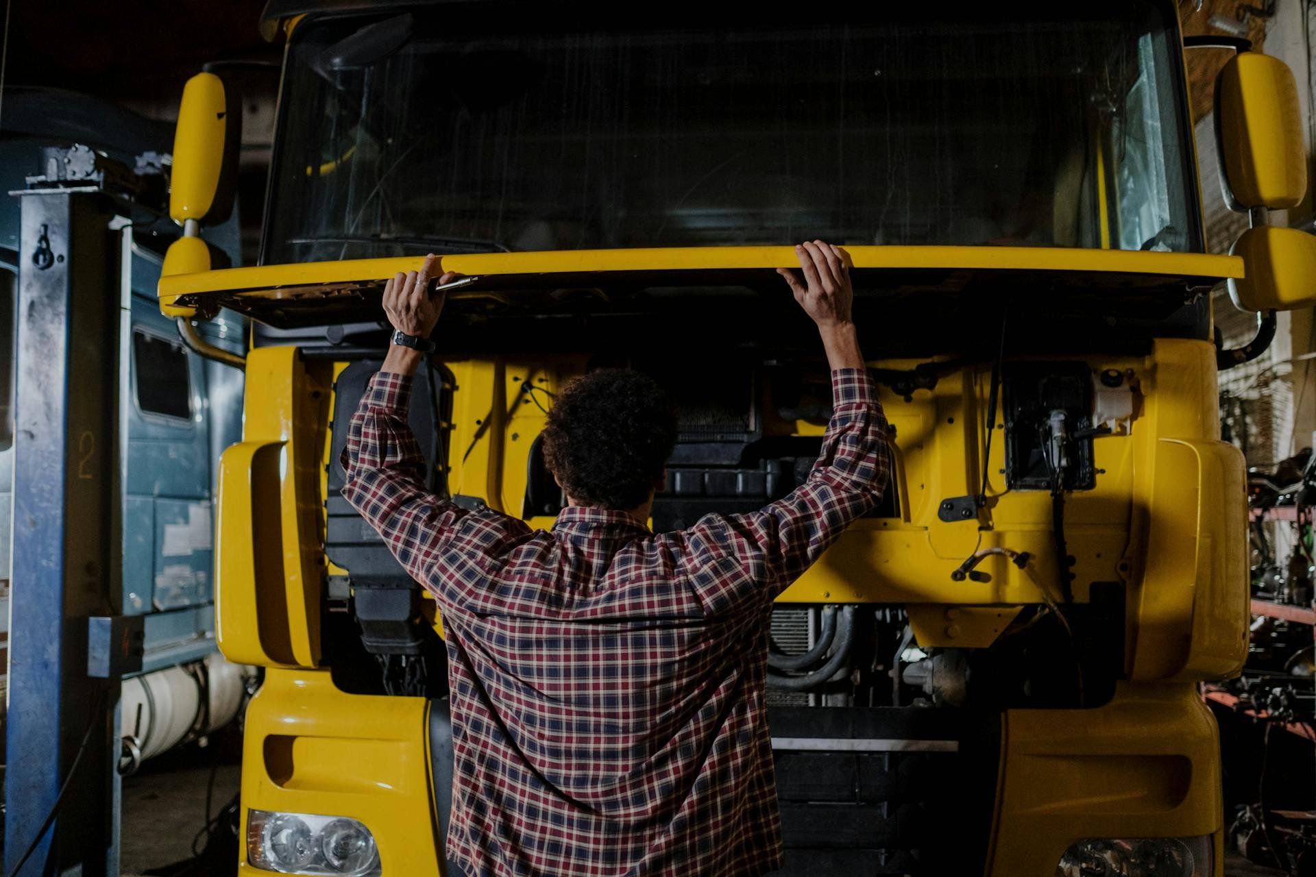 Preventive Maintenance vs Predictive Maintenance Explained