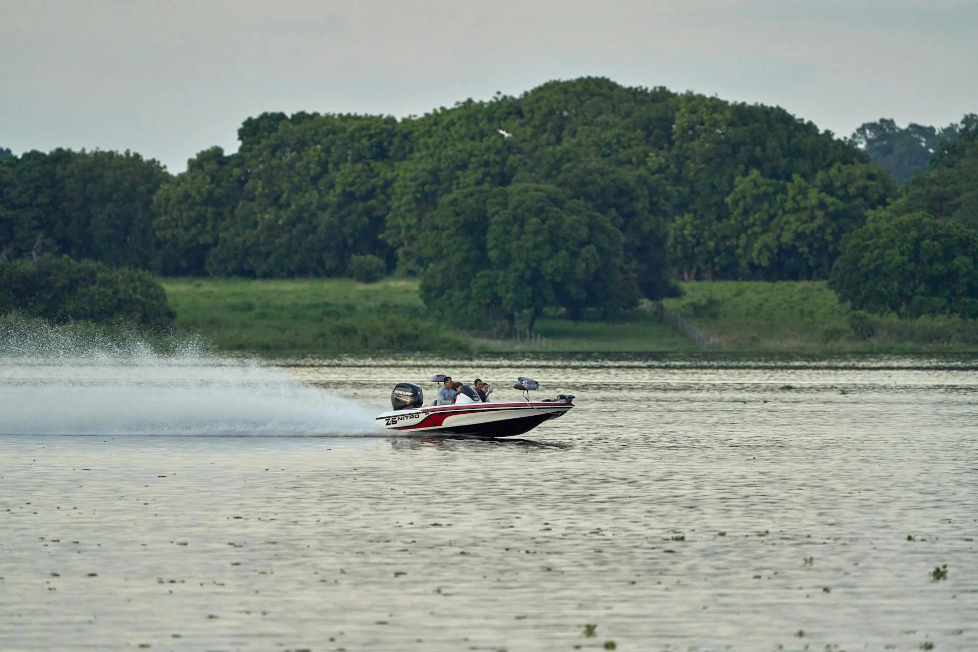 these boat operators use a mercury marine diagnostic tool