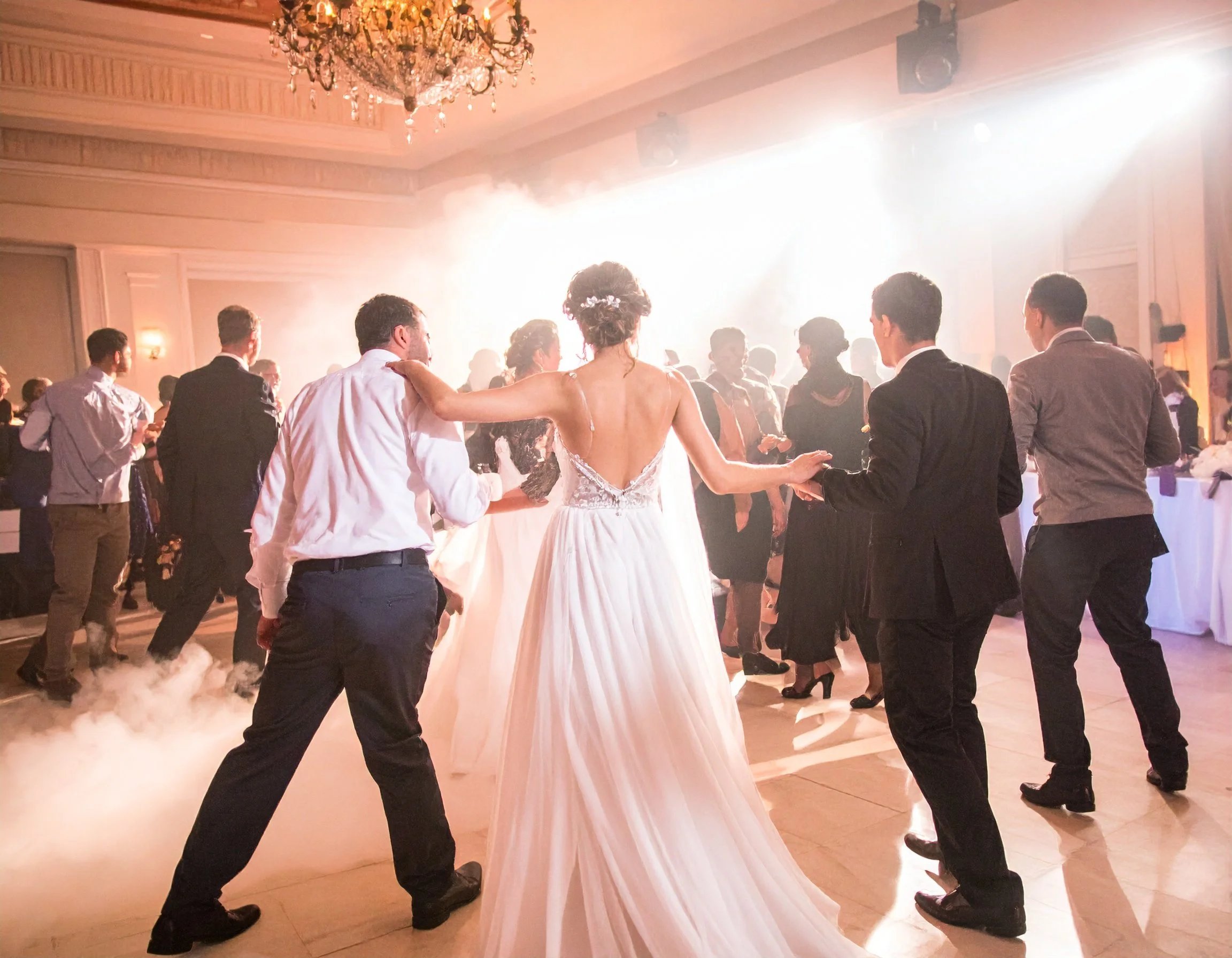 What Makes a Wedding DJ Worth the Investment?