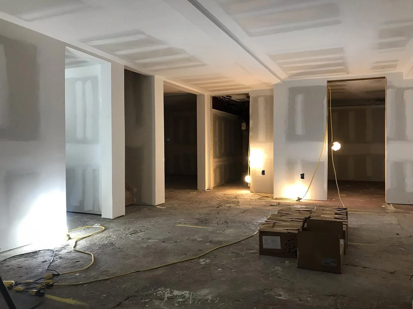 We have WALLS in the basement! Went away for spring break and returned to all our little rooms coming to life downstairs. More photos in Stories and a sneak peek at some fun wallpaper for the playroom. ☝🏻