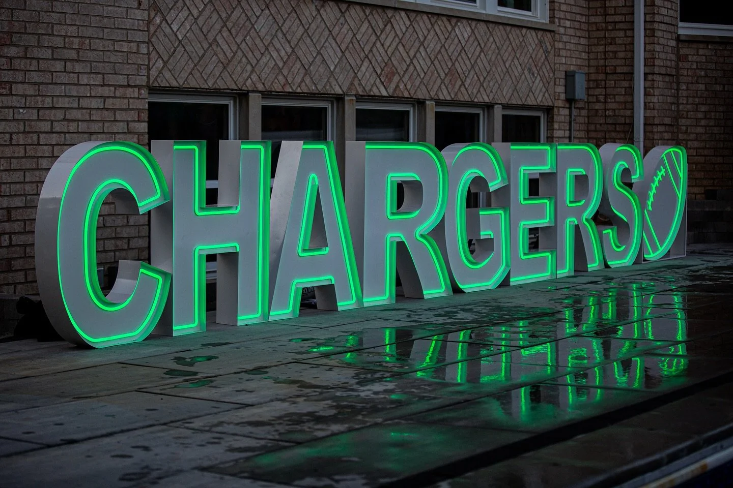 From day to night, our LED letters light up every celebration ✨ Book today to secure your date!
Email tweepartee@gmail.com ✨✨✨✨