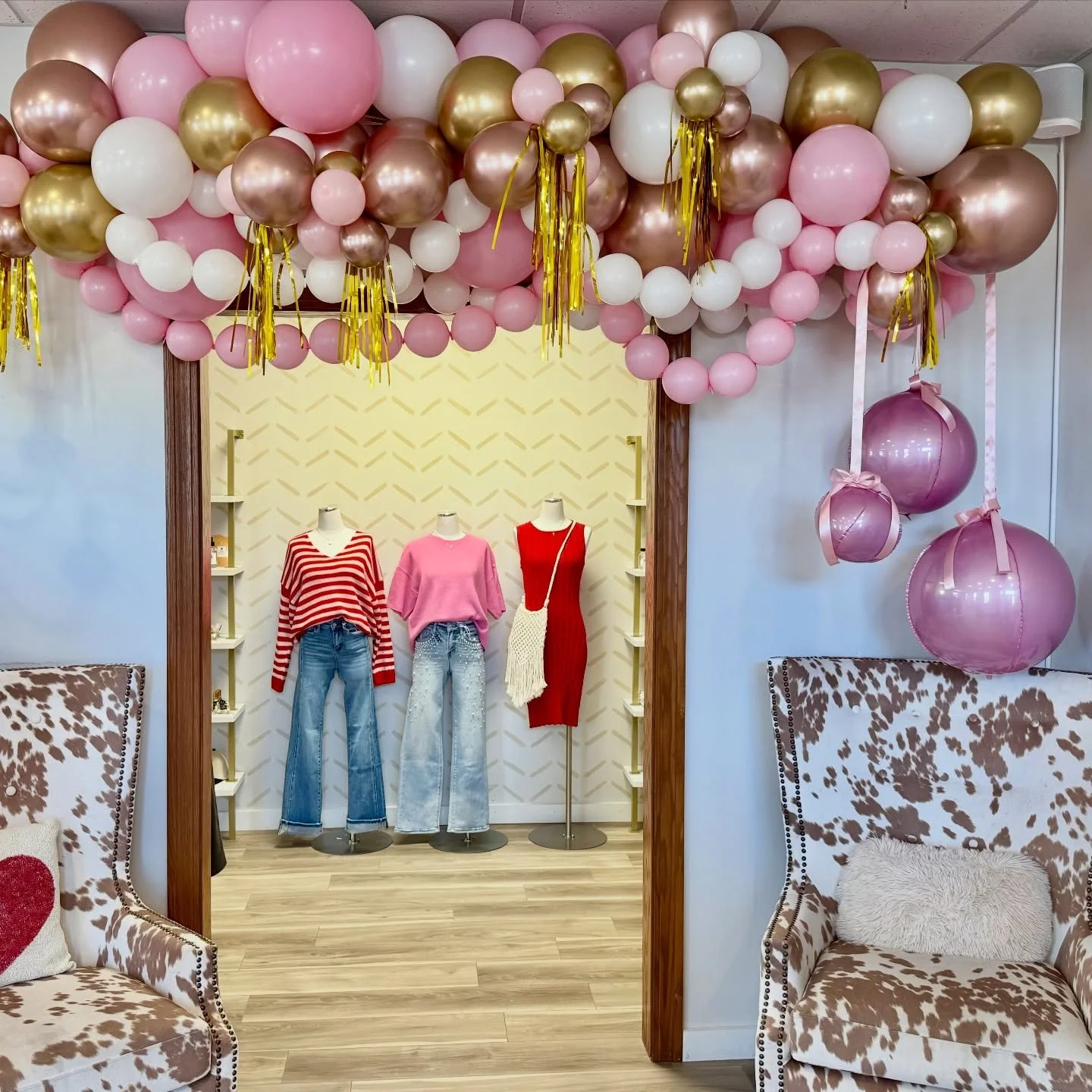 It&rsquo;s the repeat clients for me ❤️
5 years of Galentine&rsquo;s magic with @modstitchco and it never gets old. Each year is different, and we love every single one. Meg is a gem and her shop is a must-visit ✨
Mark your calendar for Jan 15th!

#f