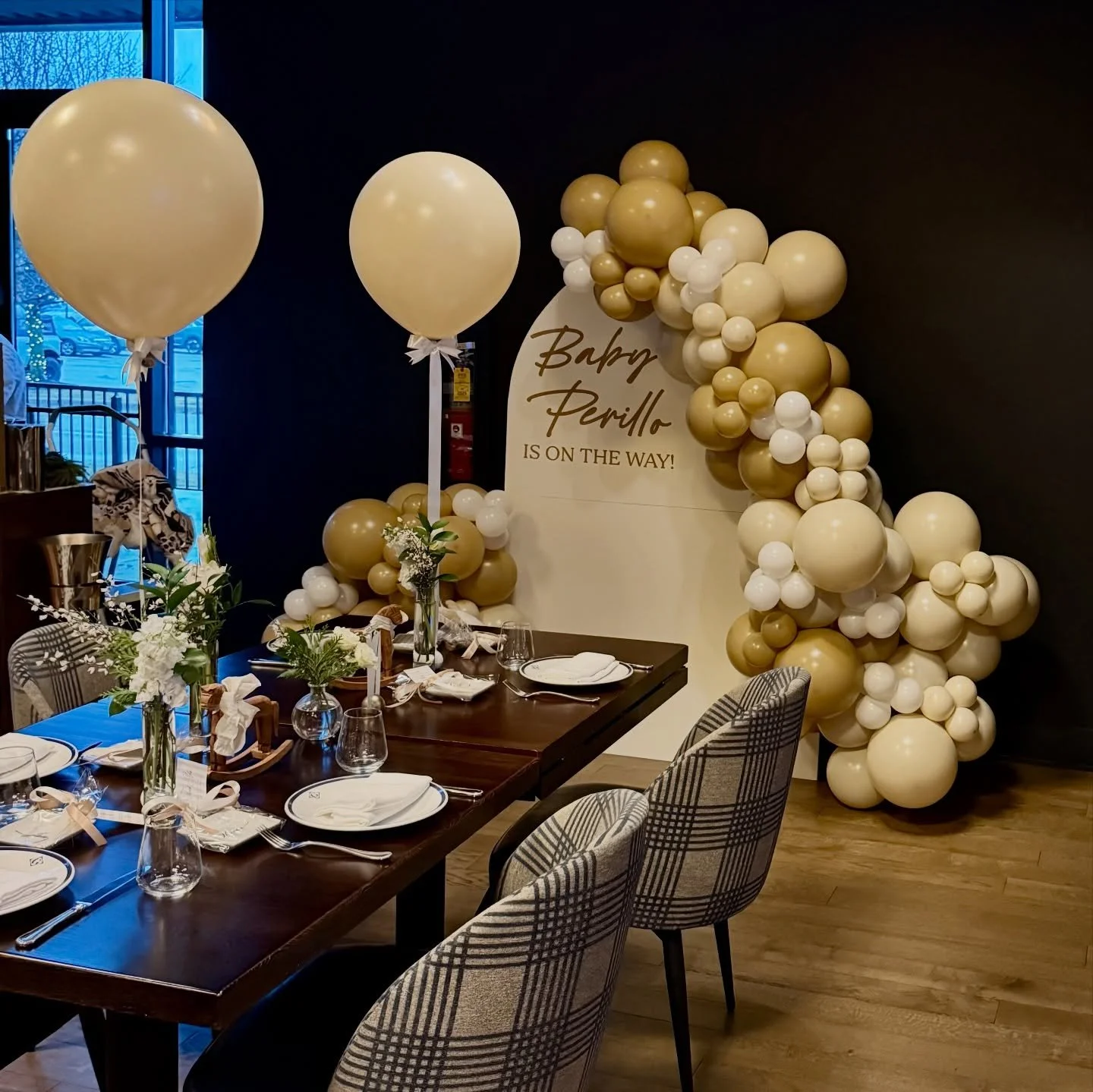 The Greggory set the scene for the sweetest baby shower 🤍
Soft neutrals, a classic rocking horse, and all the love.

@_thegreggory_ Sure! Here are 5 that fit perfectly 🤍

#BabyShowerInspo
#NeutralBabyShower
#RockingHorseTheme
#BabyShowerDetails
#Sw