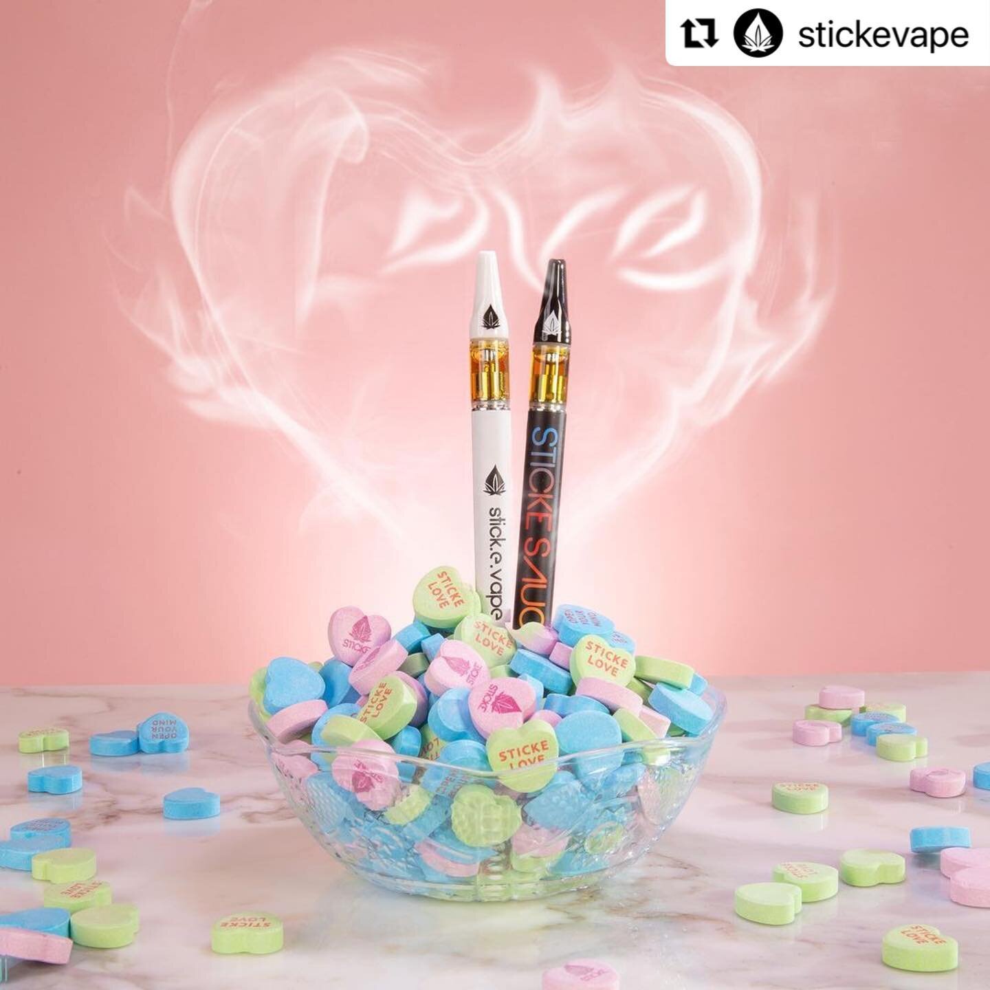 Keep it STICKE 😉
💕 Happy valentines to all the lovers out there ! 

#Repost @stickevape 
・・・
Can we cuddle? ❤️😘😂