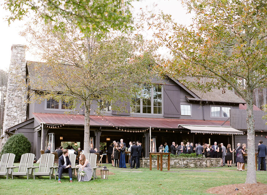 Canyon-Kitchen-Wedding-Cocktail-Hour_Almond-Leaf-Studios_3.jpeg