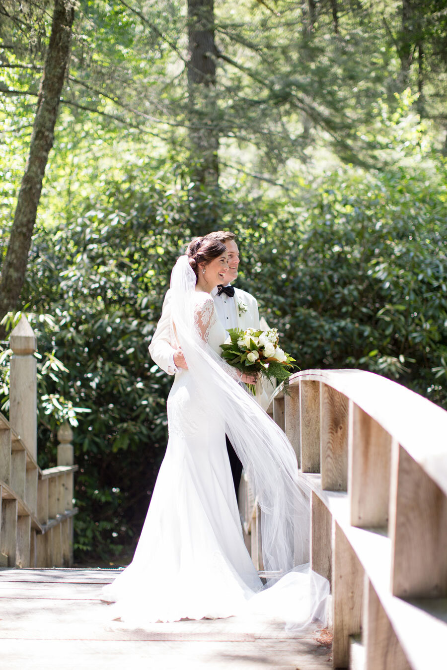 Bride-and-Groom-Old-Edwards-Inn-Wedding_Asheville-Event-Co.jpeg