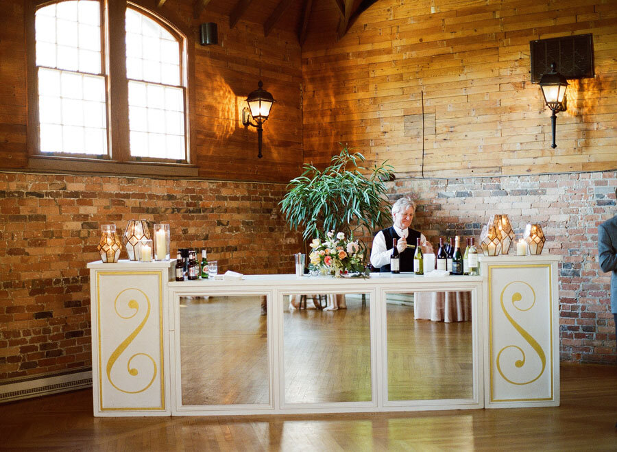 Deerpark-Lodge-Room_Biltmore-Estate-Wedding.jpeg