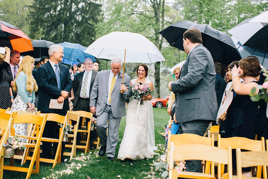 Rainy-Wedding-Ceremony_Perry-Vaile-Photography.png