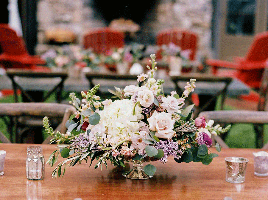 Blush-and-Lavendar-Wedding-Flowers_Perry-Vaile-Photography.png