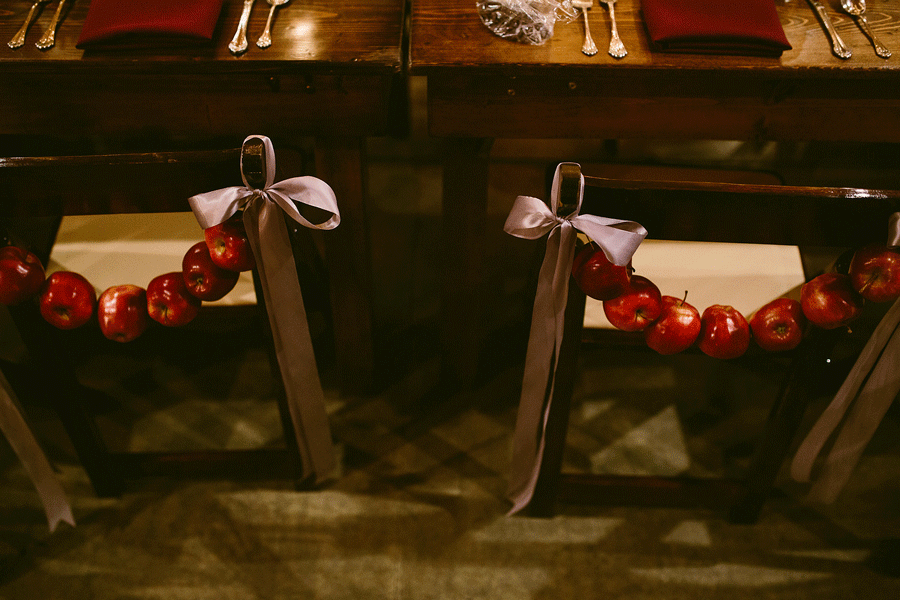 Fall-Apple-Wedding-Chair-Details_Jeremy-Russell-Photography.png