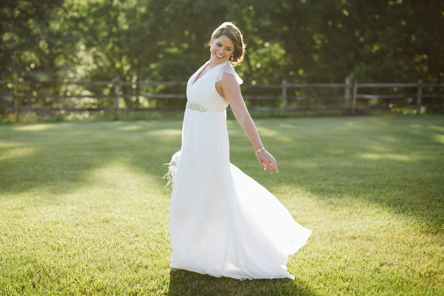 Claxton-Farm-Wedding_Dancing-Bride.jpeg