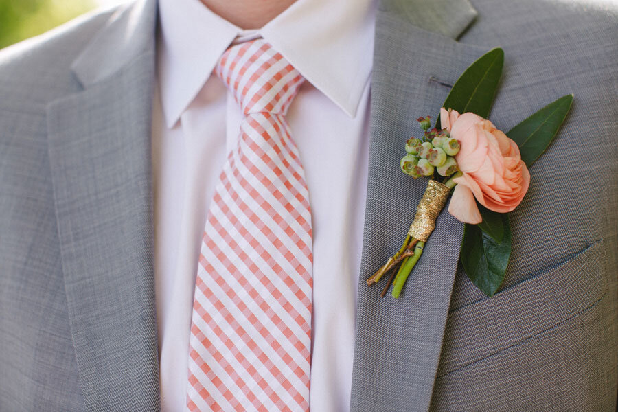 Almond-Leaf-Studios-Groomsmen-Boutineere-Blush-Gold-Wrap-Greenery.jpeg