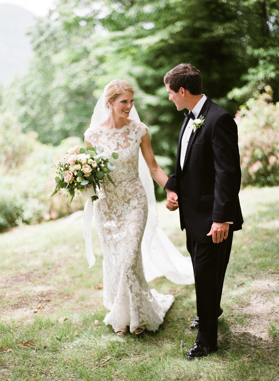 Lace-Wedding-Gown_NC-Mountain-Wedding.png