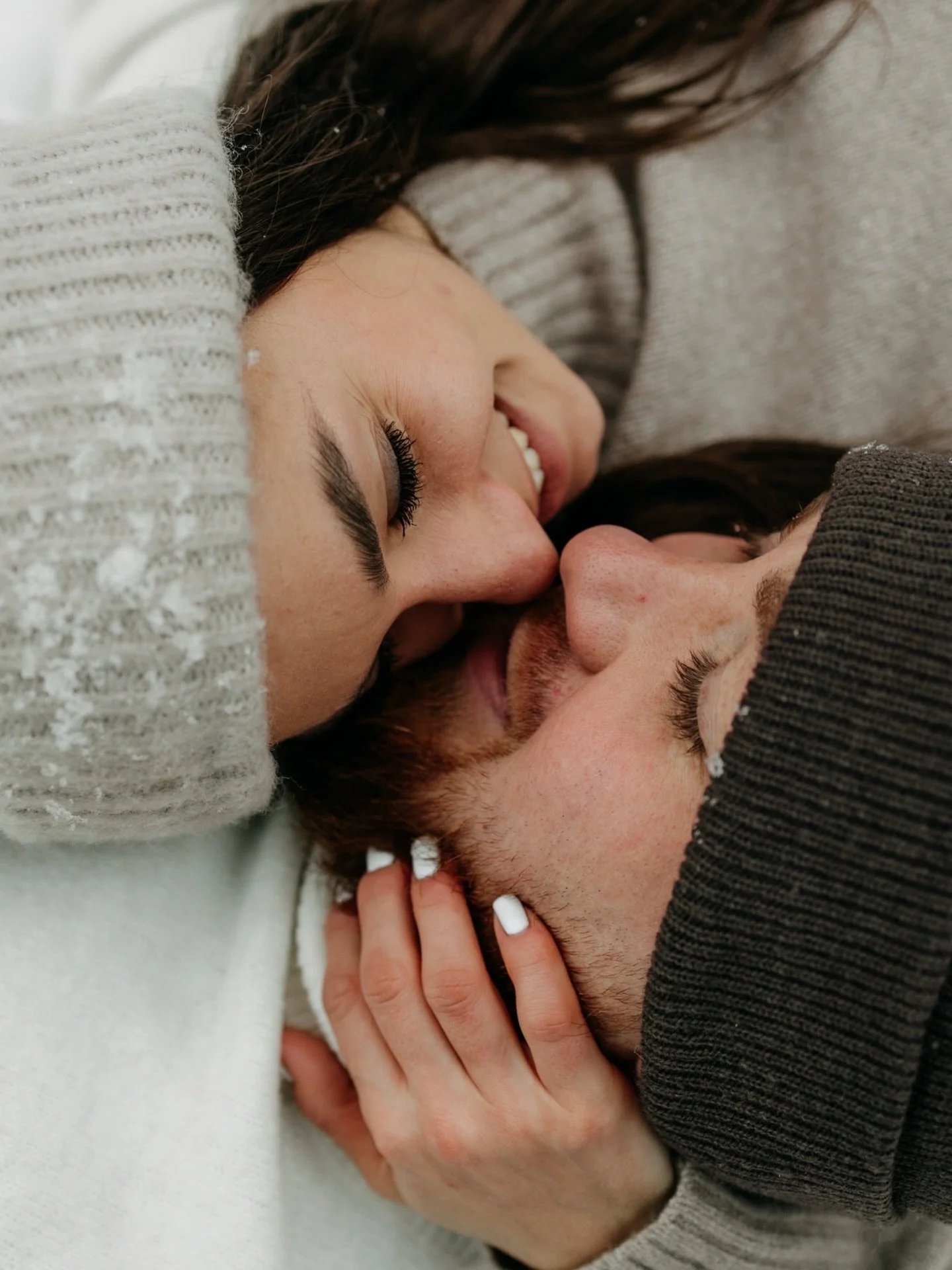 Emoce ve fotce, to je neco, co mi dava hluboky smysl.

Pokazde, kdyz zacnu premyslet, jaky typ foceni me naplnuje nejvic, zacyklim se, protoze neumim jednoduse odpovedet. 🫣😁

Vzdy, kdyz si rikam, ze bych se mela vyprofilovat urcitym smerem, a treba