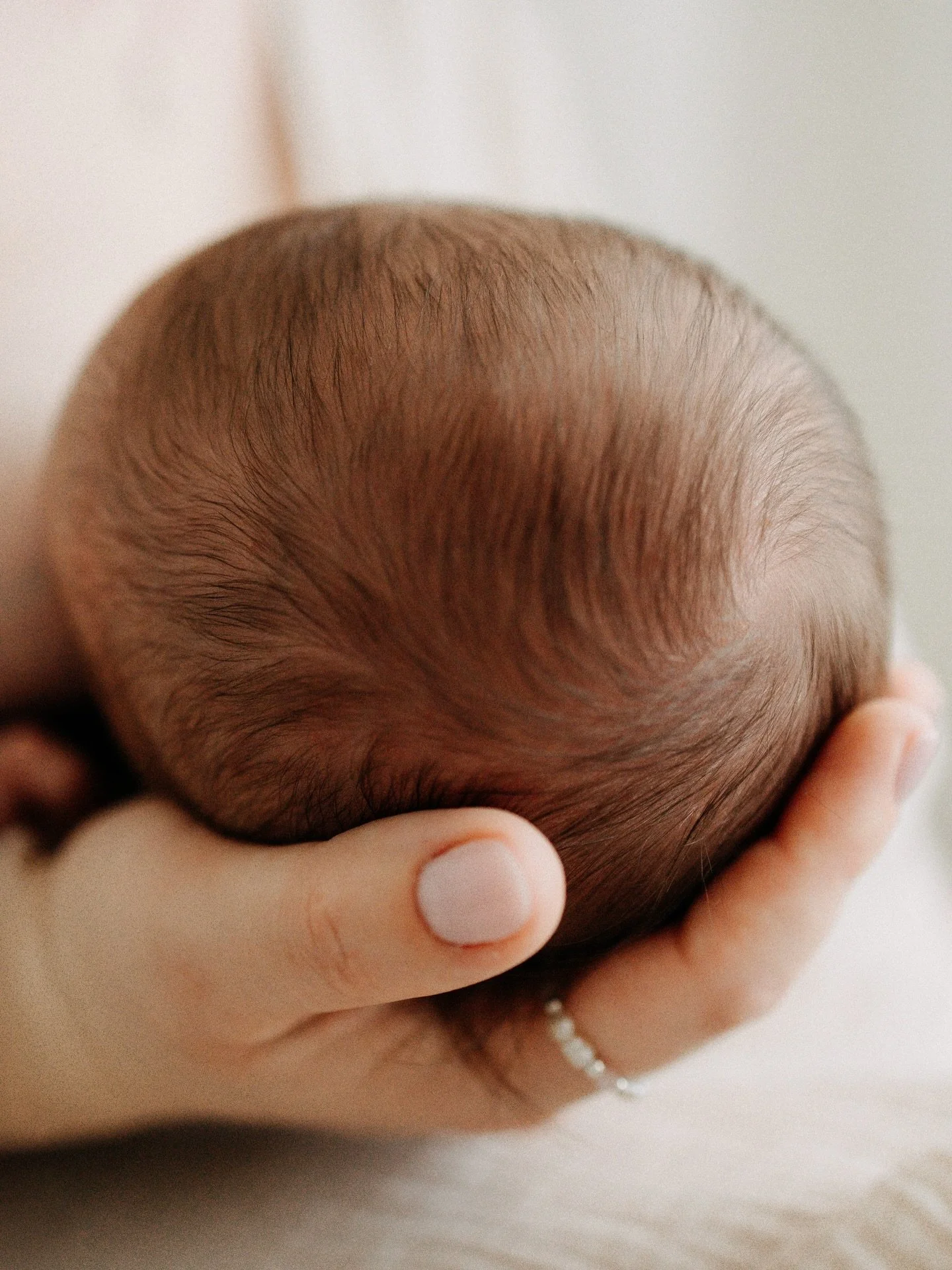 Protoze na detailech zalezi. 🤎

#fotografmost #fotografkamost #fotografkamiminek #newbornmost #detailslover