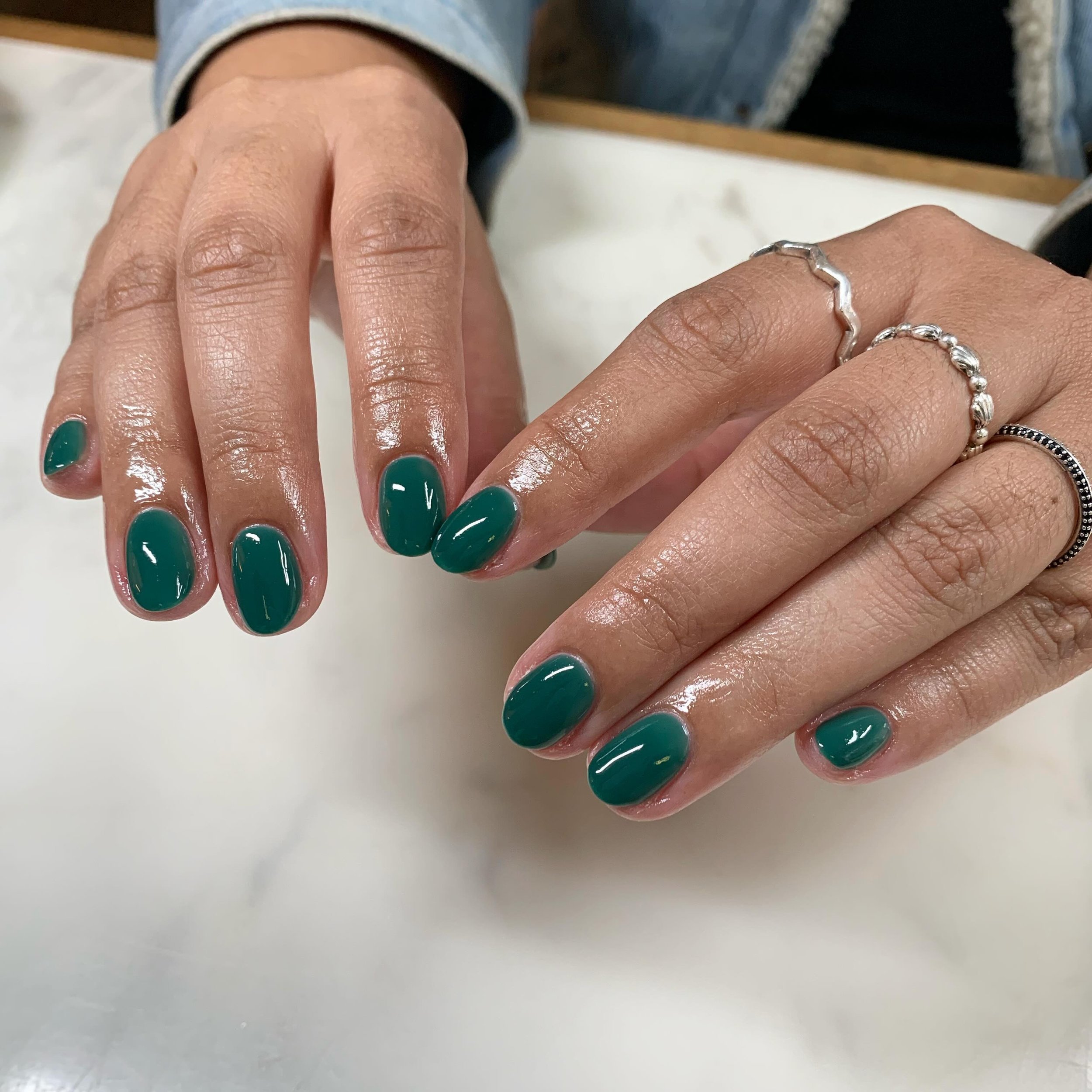 Beautiful green bio gel manicure by Hitomi 🍃 few appointments available this week! Transform your nails with us now 💅🏻#biosculpturegel#biosculpturegelnails#bestnailsinmelbourne