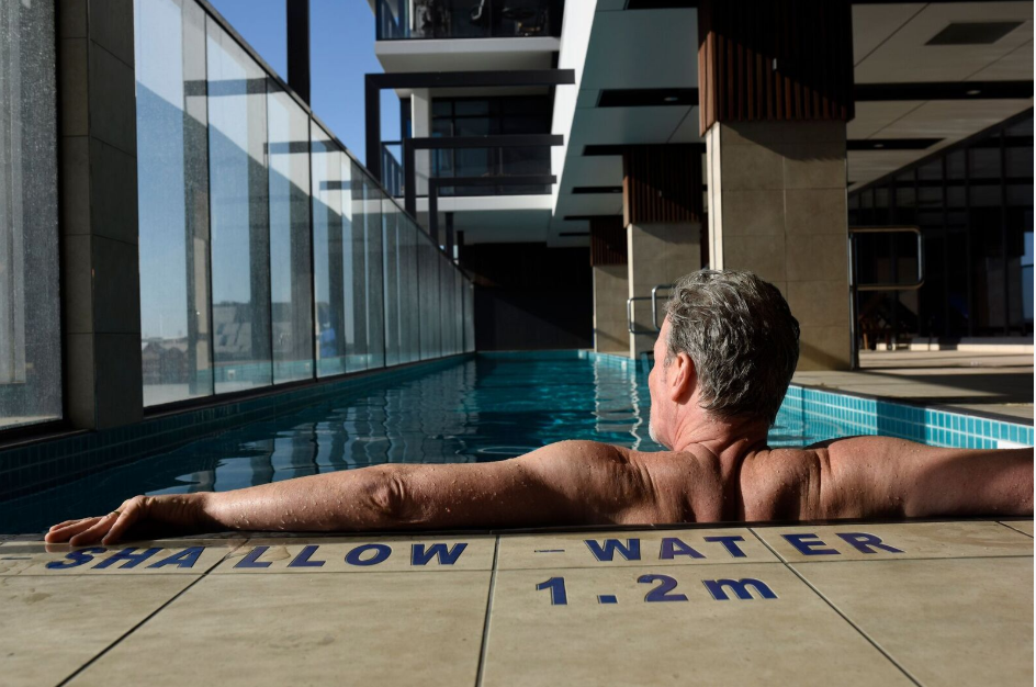 DSC1265_apartment swim.PNG