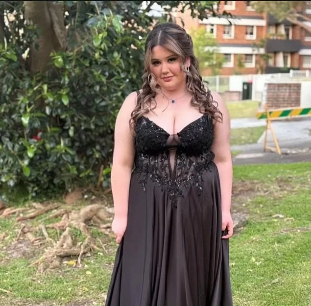 FORMAL!! 👩&zwj;🎓
Stunning Clarissa ❤️😍
@_clarixo 
 

#beauty #makeupartist #party  #sydneymakeup #smokey #smokeyeye #sydneymakeupartist #wakeupandmakeup #natural #naturalbeauty #hairstyles #hairstyle #formalhairstyle #naturalmakeup #formalmakeup #