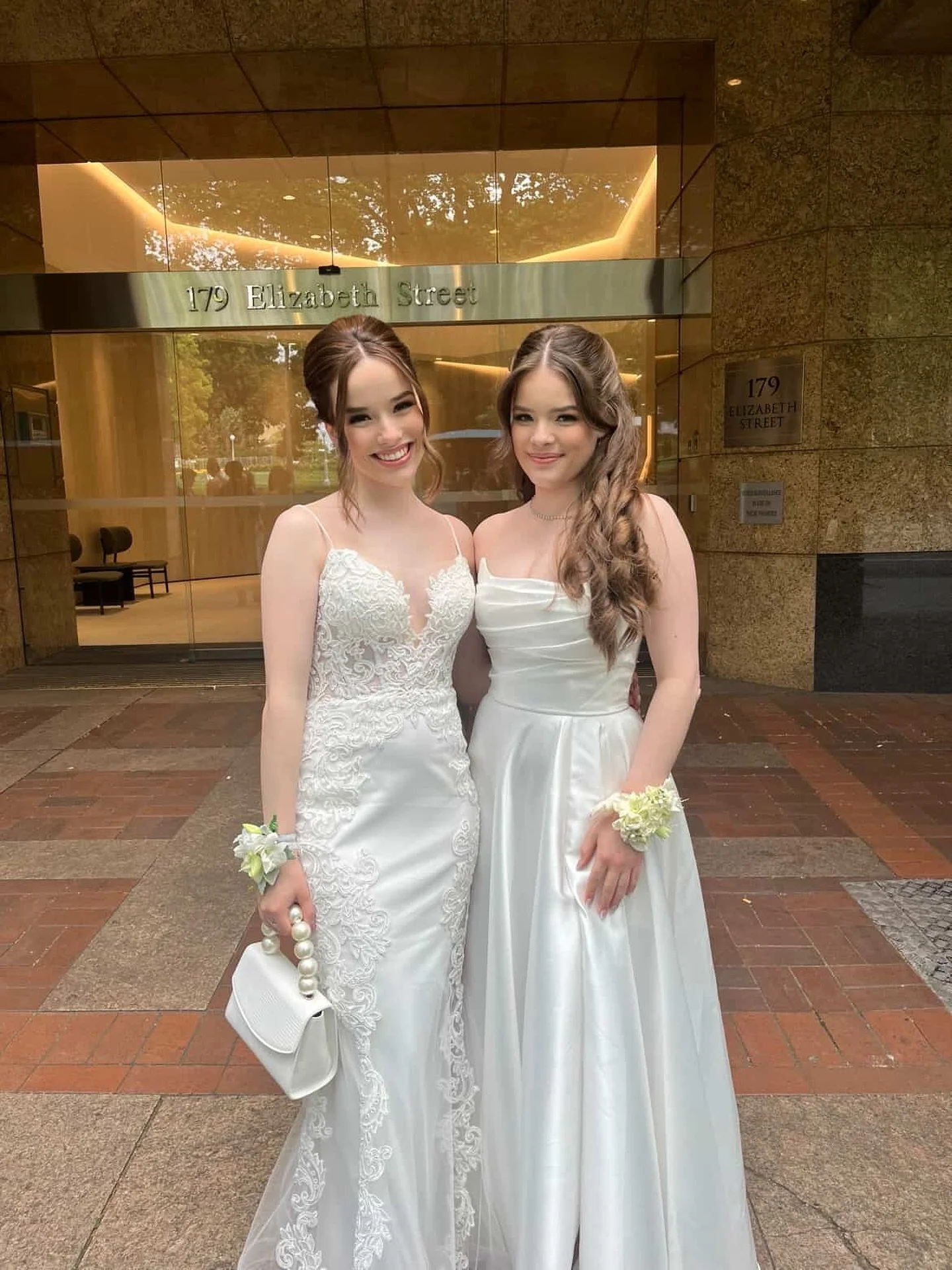 FORMAL!! 👩&zwj;🎓
Beautiful sisters on their yr12 formal 🤍🤍😍
 @abbeymariee__ 
@charlotte.heinecke 
#beauty #makeupartist #party  #sydneymakeup #smokey #smokeyeye #sydneymakeupartist #wakeupandmakeup #natural #naturalbeauty #hairstyles #hairstyle 