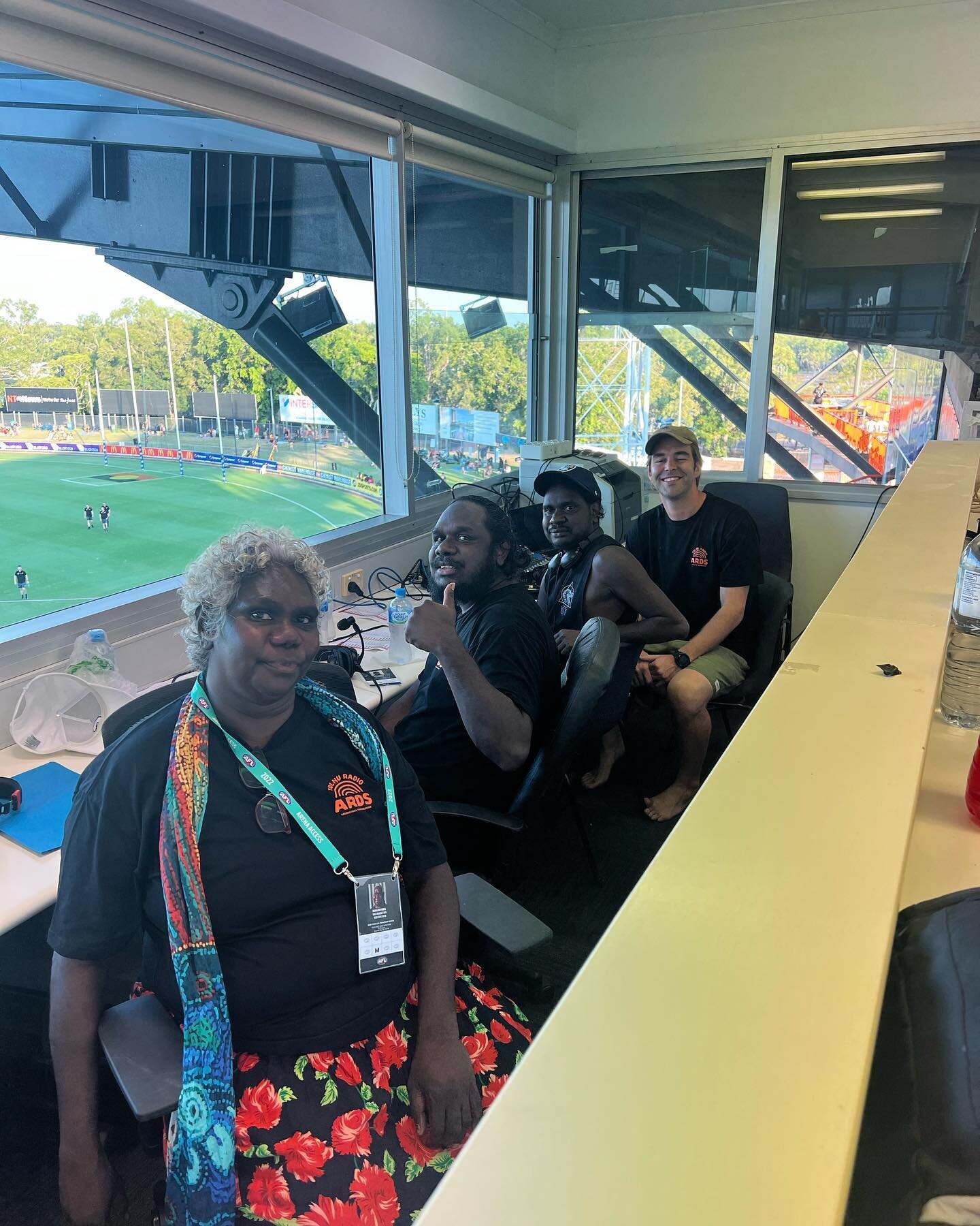 Let&rsquo;s Go! 3rd weekend straight Yolŋu
Radio has broadcasted the footy. Galiwin&rsquo;ku &gt; Melbourne &gt; Darwin. Yindi djama. Dhapirrk!