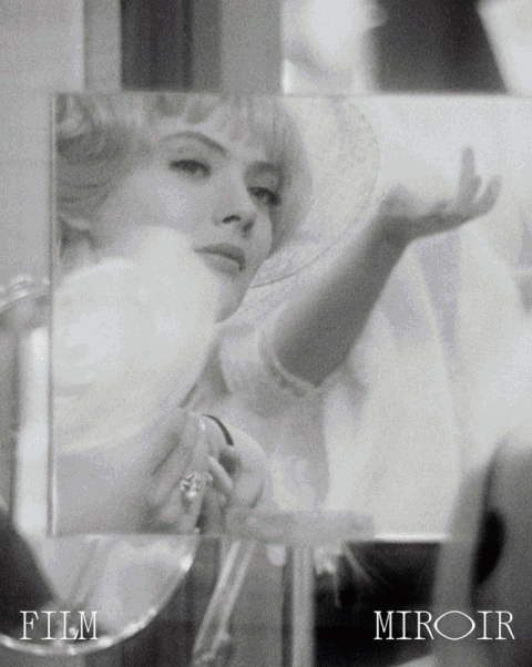 filmmiroirpost-ezgif.com-resize (1).gif