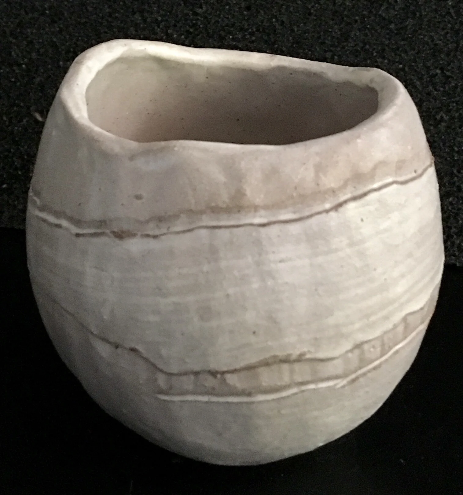 hand built pinch pot- 3"