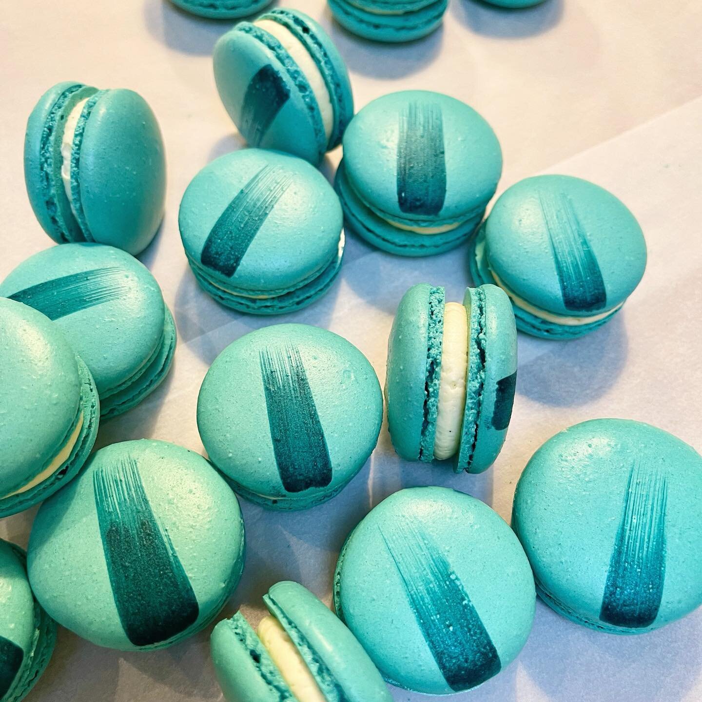 Custom cupcakes &amp; macarons made to match your logo 💫

Thanks @nexiaperth for supporting local small business! 🌟