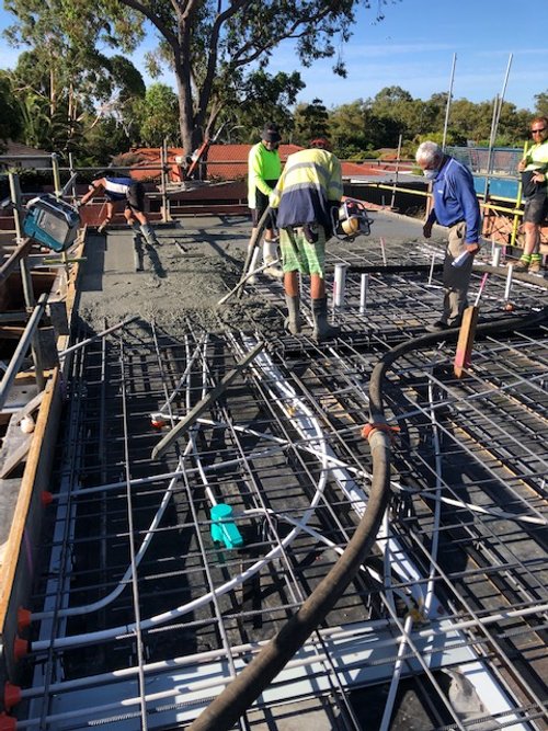 Second level slab pour