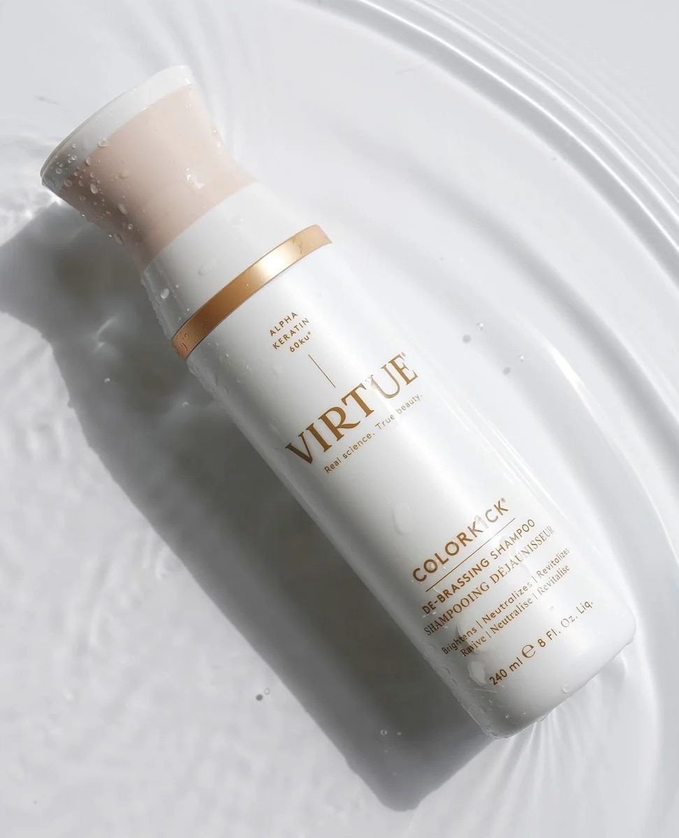 ColorKick De-Brassing Shampoo is the only toning shampoo that uses all-natural botanicals and 100% natural colourants to brighten, tone, and gently neutralise brassiness on ALL shades of natural and colour-treated hair, including silver and grey ✨⁠
⁠
