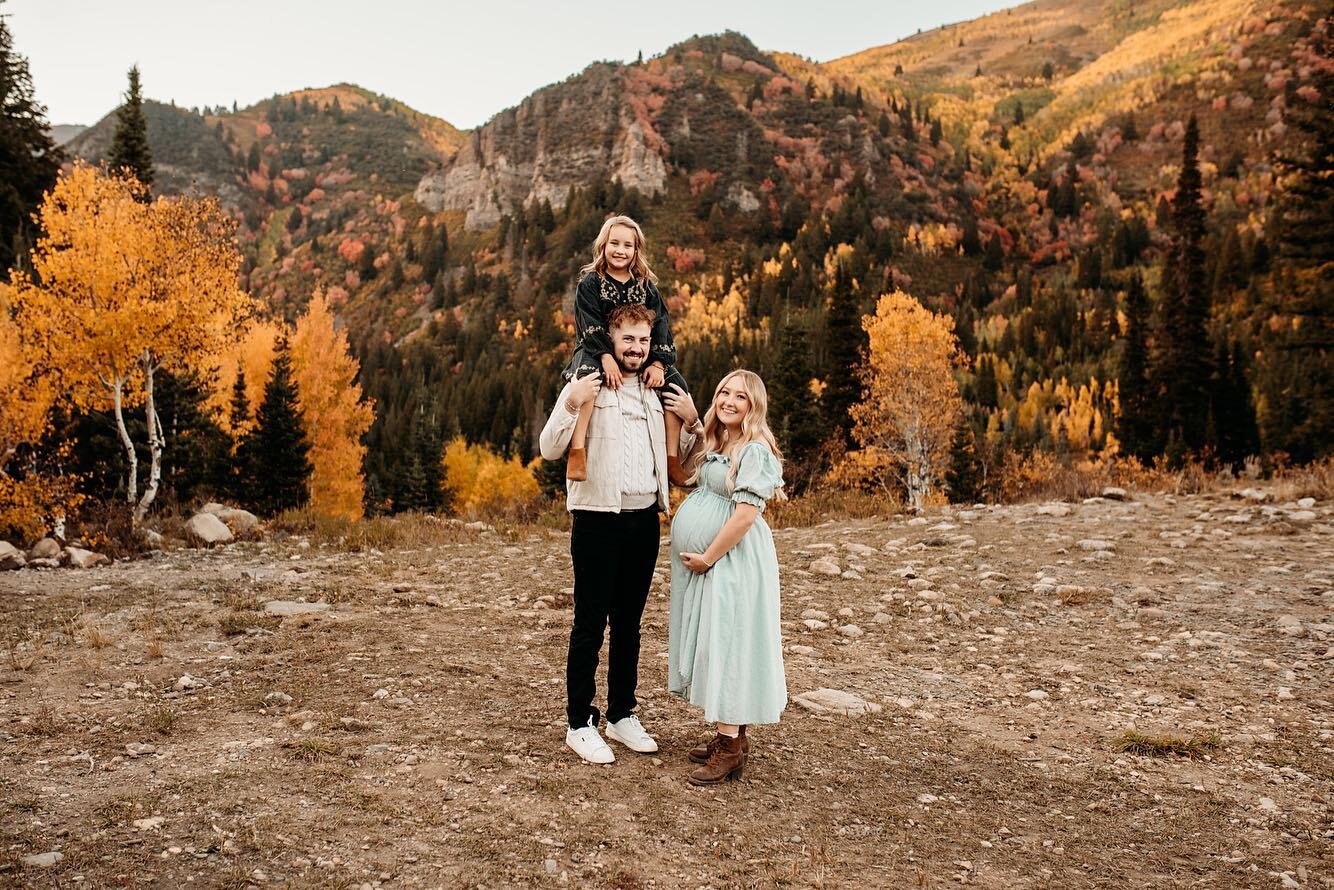 The fall colors this year were amazing! 
I just had this cute family in the studio welcoming sweet baby boy. I felt like sharing their maternity session was a great way to come back from my social media break. 

&bull;
&bull;
#utahphotographer #utahc