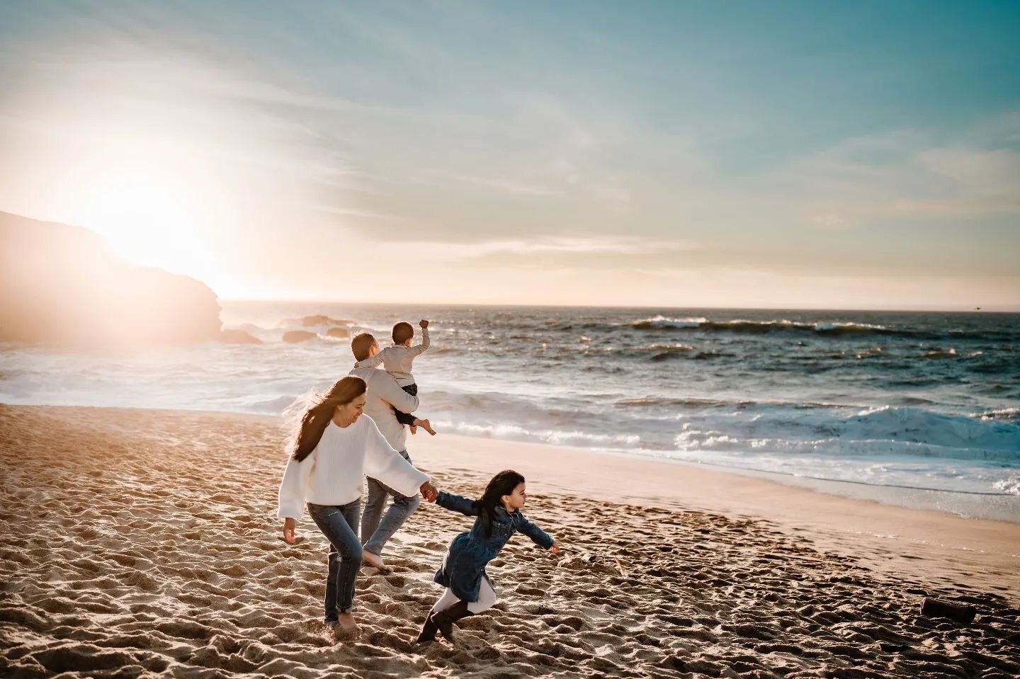 There's no place like home... except for the beach!

#clickproelite
#bayareafamilyphotographer
#sanjosefamilyphotographer
#paloaltofamilyphotographer
#sanjosephotographer⠀⠀
#bayareaphotographer
#bayareamaternityphotographer
#sanfranciscofamilyphotogr