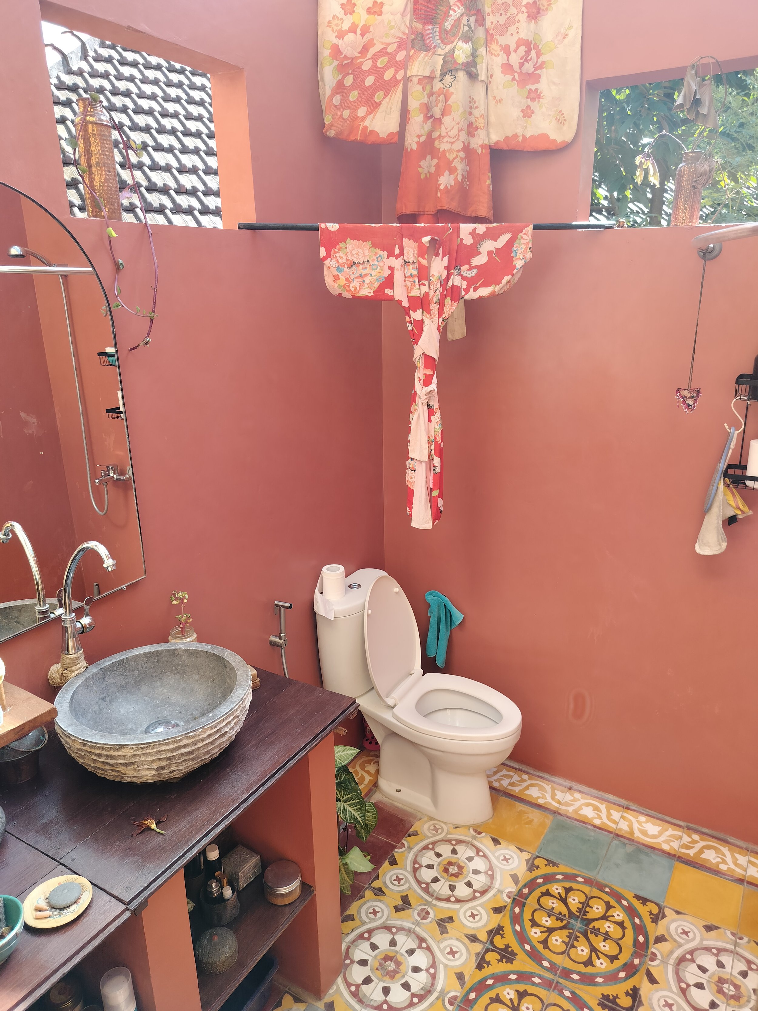 LaCasita.toilet.Ubuntu.Bali..jpg