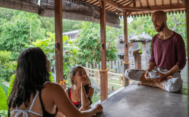 From Overwhelm to Awareness: What Actually Helps You Stay Present During a Retreat