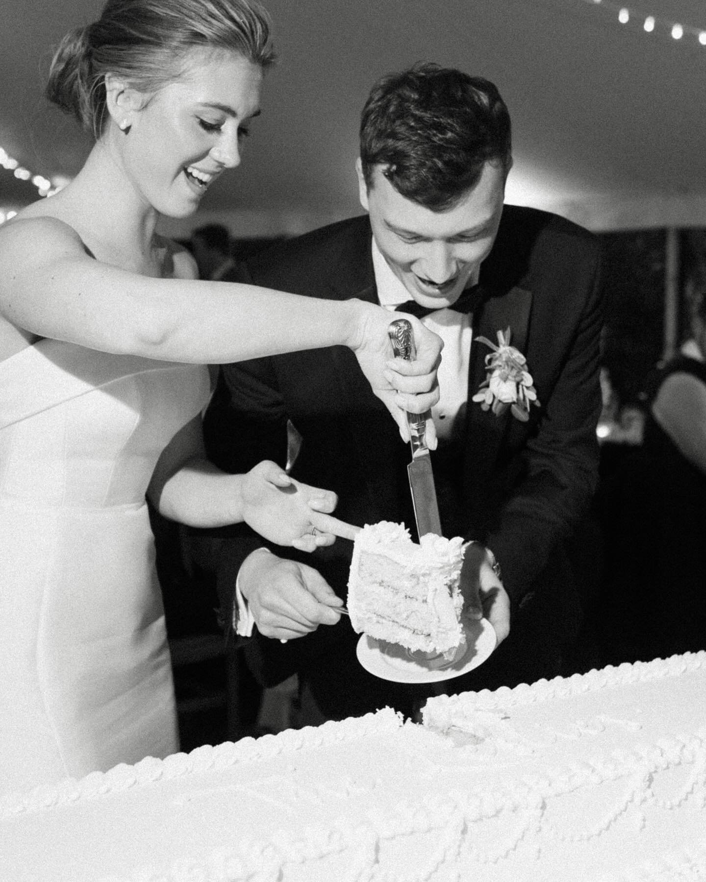 What used to feel like a staid tradition for our couples now feels like such a fun moment to embrace and for us to capture. We&rsquo;re fully in support of a big slice. This is long rectangular cake was a genius move by @georgia_matthewoliver @liggys