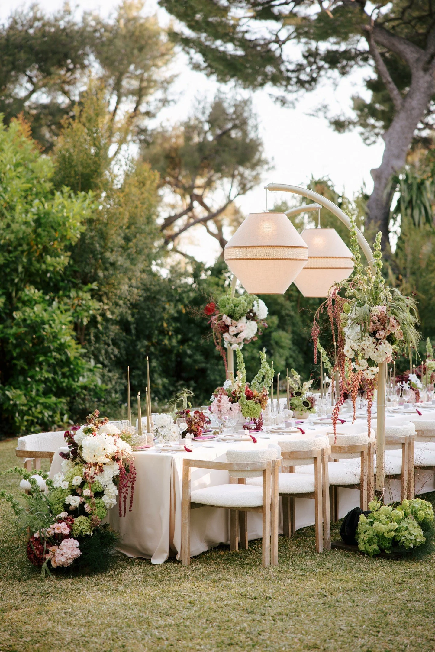 An intimate celebration for R&amp;P surrounded by chosen family at the most beautiful Grand Hotel du Cap-Ferrat.

@wanderlustwedding
@sisters.and.b.florals
@zenfilmworks
@cremedepapier
@fscapferrat