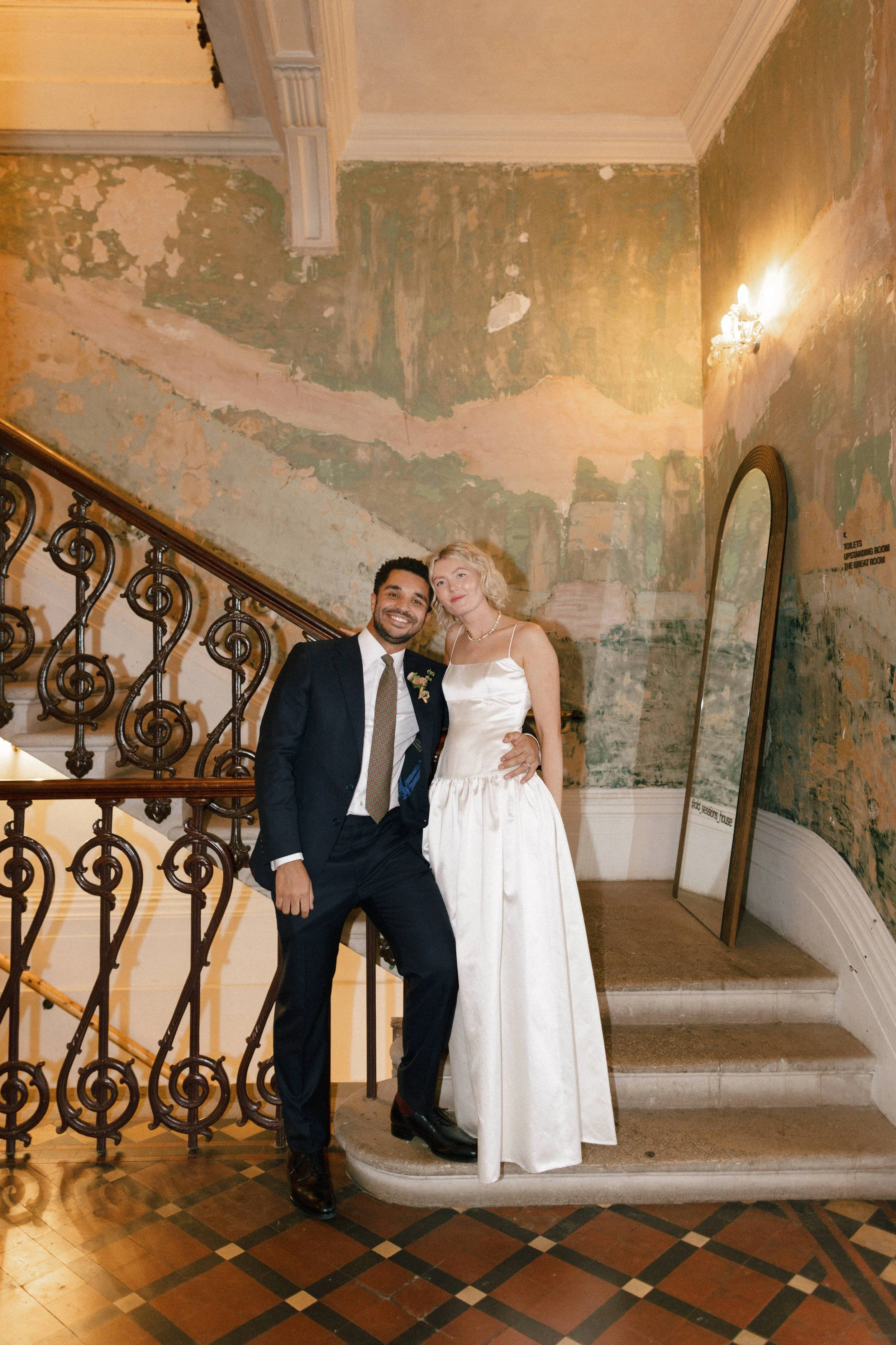 161626-1L1A6076-RROld Sessions House Wedding London.jpg