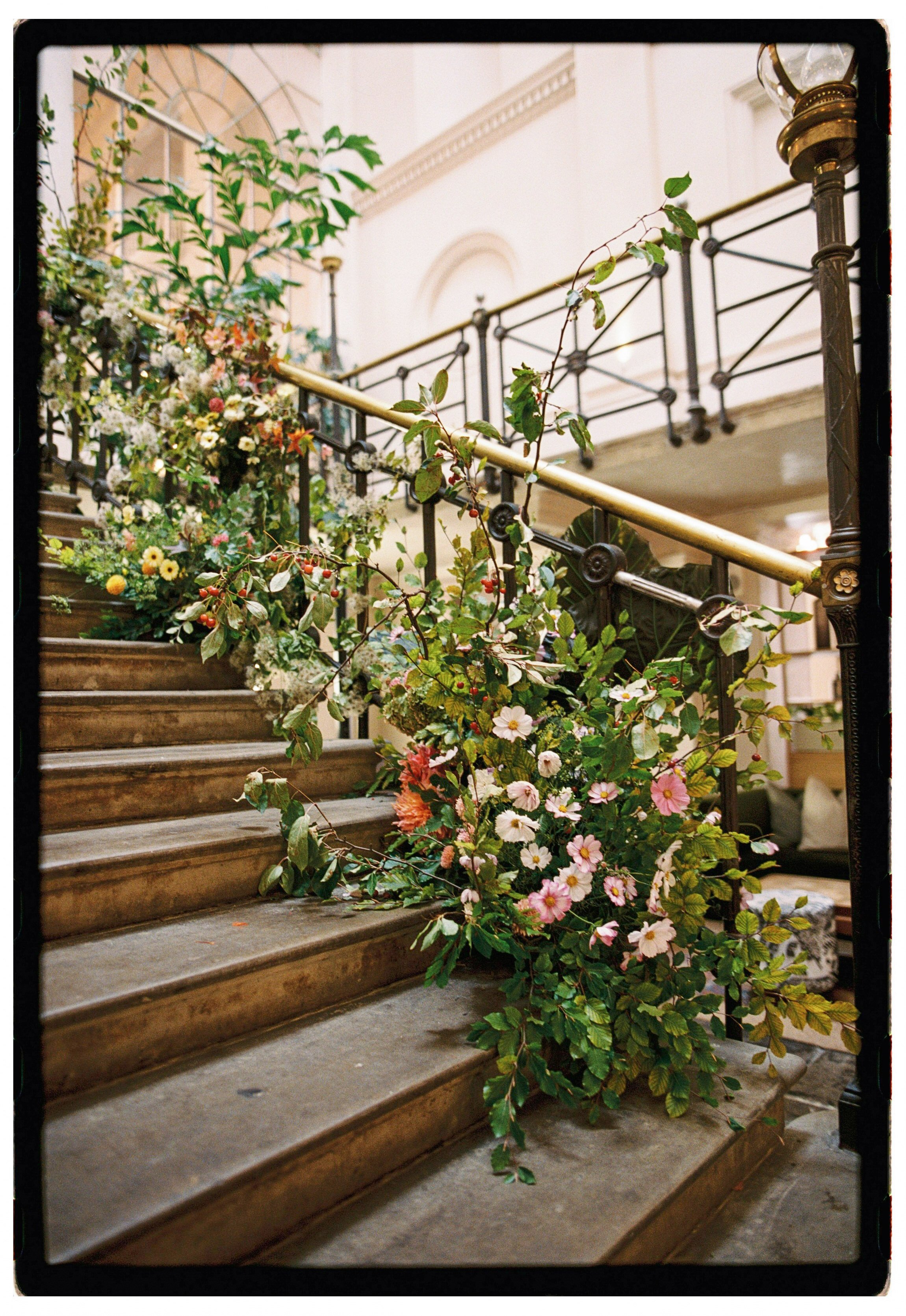 162038-The Curries-33-RROld Sessions House Wedding London.jpg