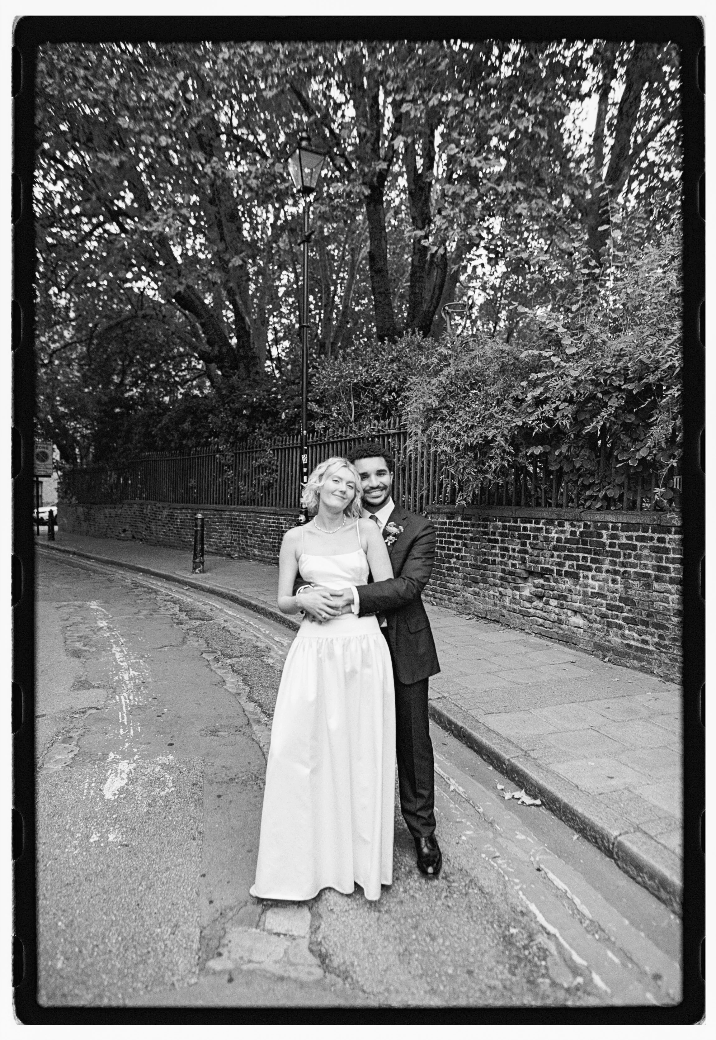 162042-The Curries-43-RR-2Old Sessions House Wedding London.jpg