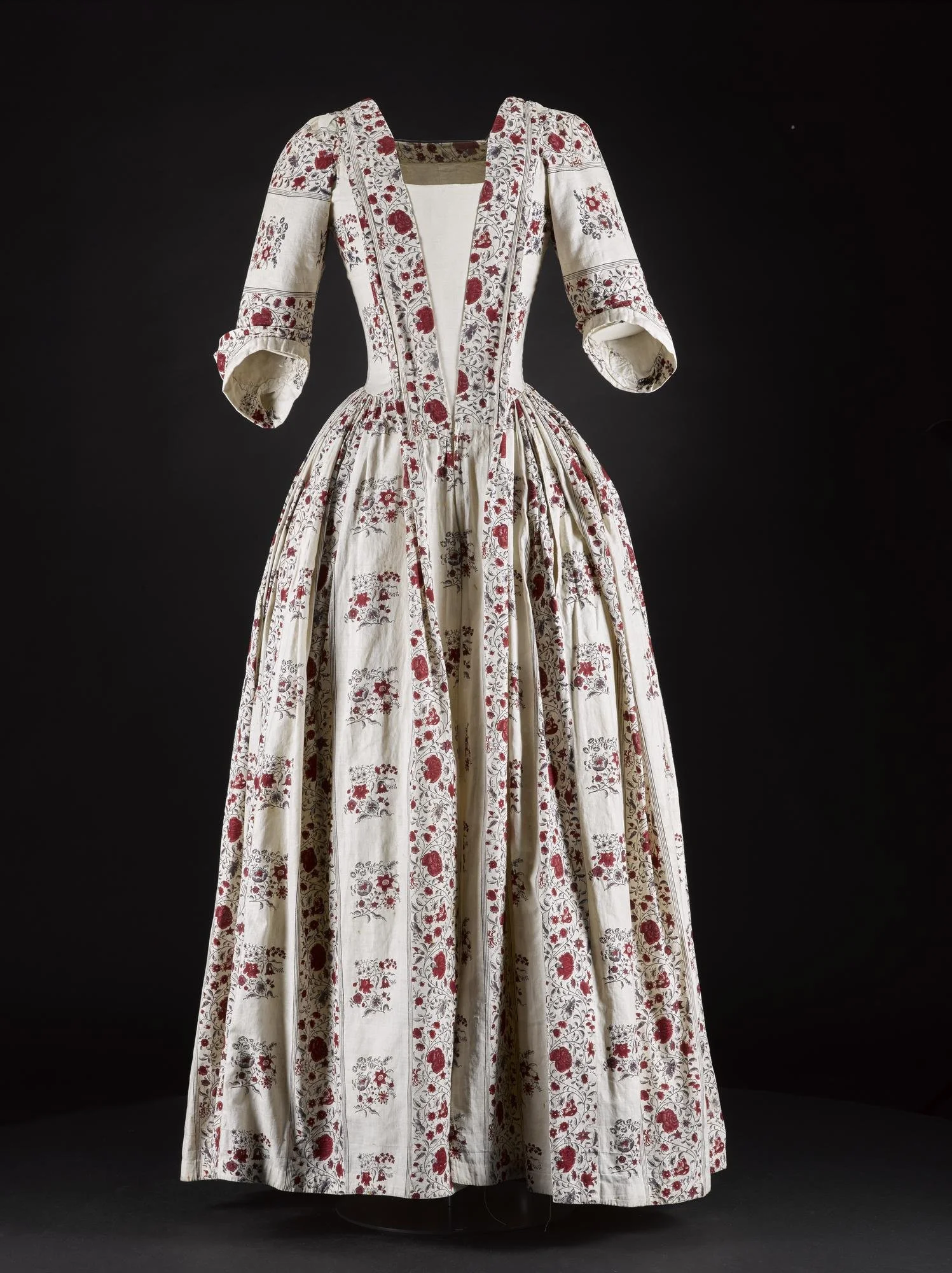 Night-Gowns (1740s) - Inverness (SCOTLAND) - April 5-9, 2027