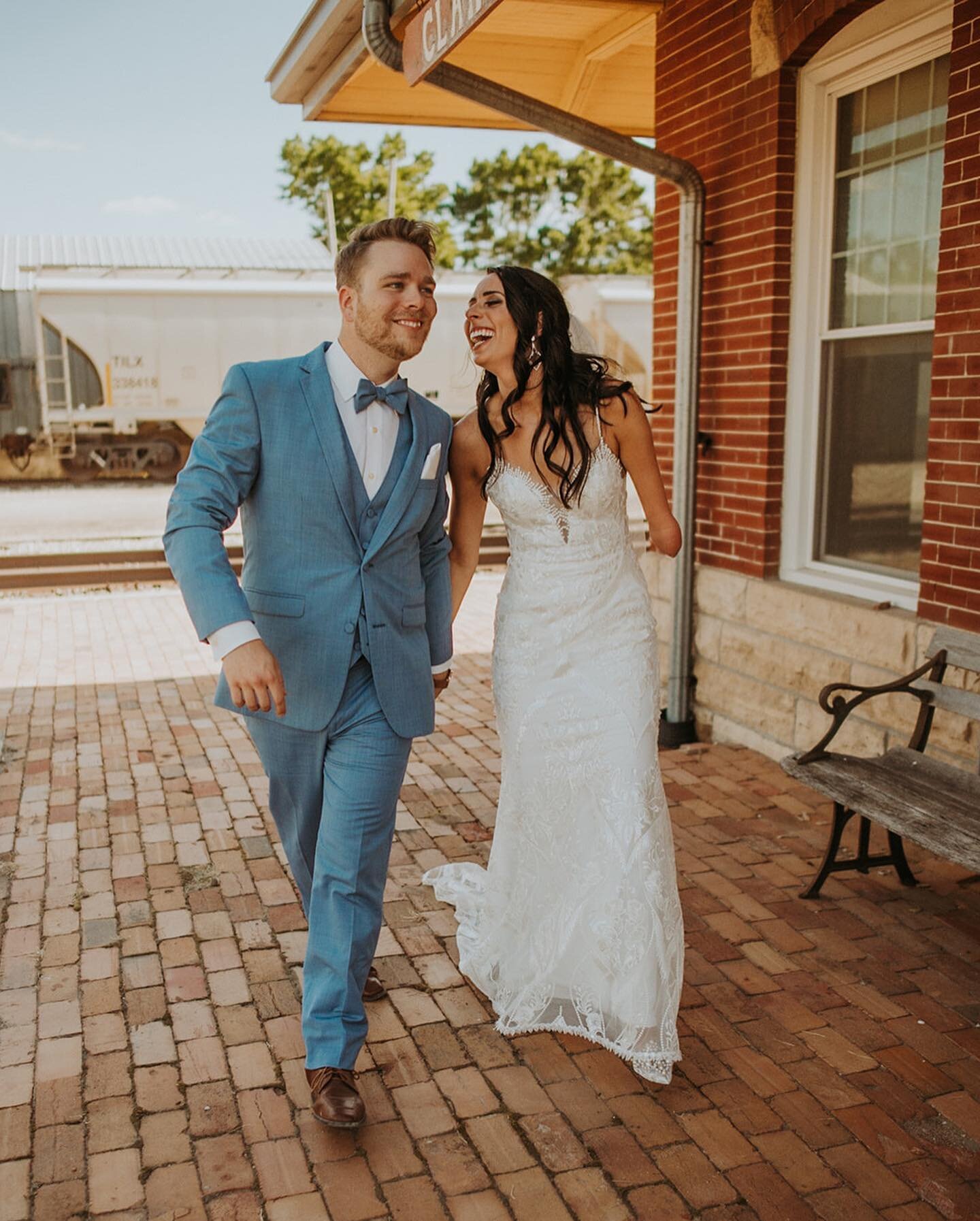 Finally sent off this gallery of this gorgeous wedding day even though technology was trying to stop me! 😉

But for real every minute spent staring at a spinning wheel was worth it for these photos! These two have the biggest and kindest hearts and 
