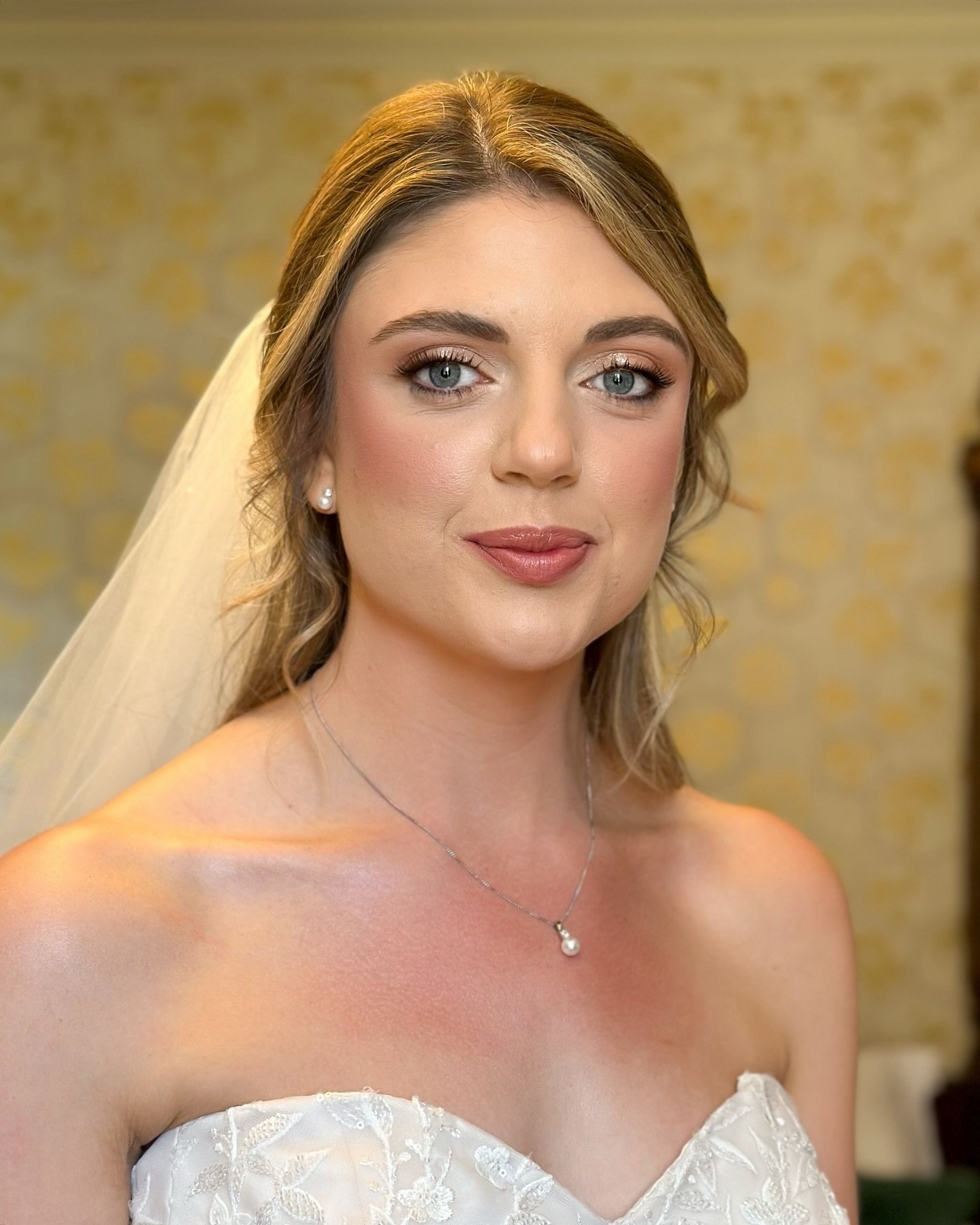 My girl Abbie 💖

Just the loveliest and most beautiful person. The soft pink tones complimented Abbie&rsquo;s blue eyes perfectly! 

Using @charlottetilbury to create this gorgeous bridal glam. 

The amazing @victorianightingalehair on hair. Venue t