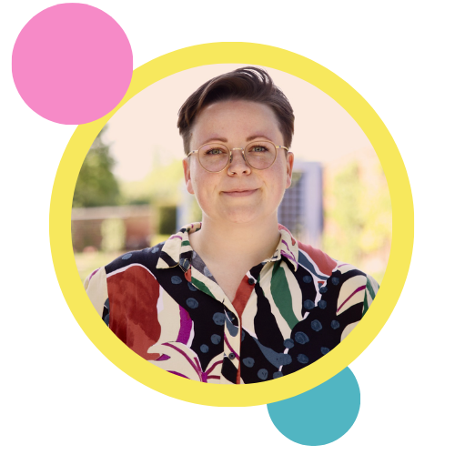 Gem Kennedy (they/them): Gem is a coach and facilitator with over 15 years of experience working with children, young people and adults in community, educational and organisational settings. With a background in neurodivergent and LGBTQIA+-affirming 
