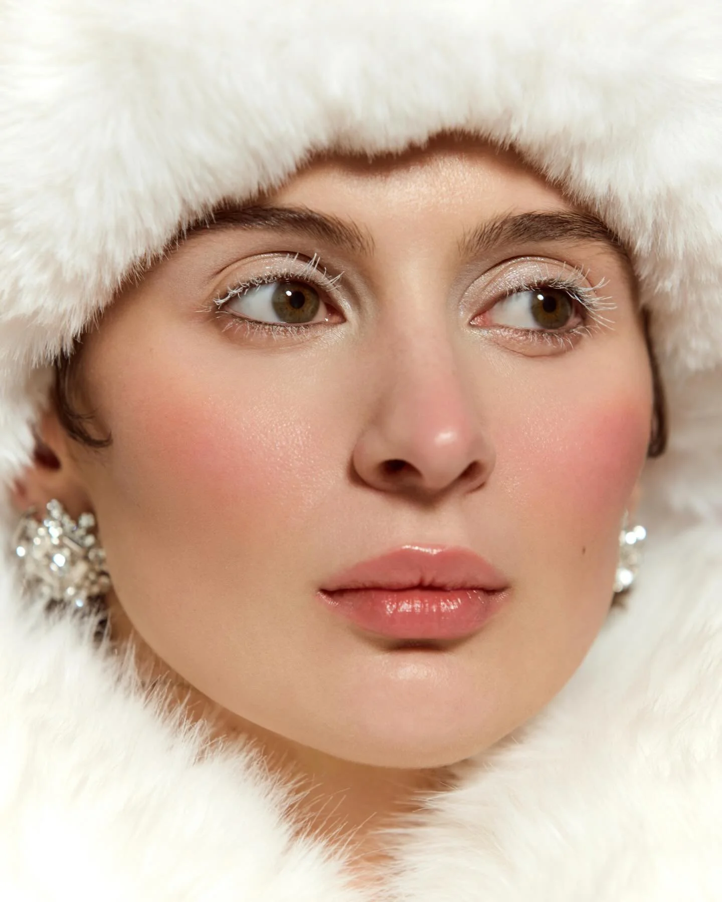 Holiday spec for J. Crew ❄️🎄 

&bull;
@jcrew 
Photographer/Director: Raba Abro @raba.jpg
Model: Lily Marcheschi @lil_cheeezi
Stylist: Ezi Nwodim @ezi.ony.iny.e
Styling Assist: Tayo Ogunbadejo @tayo.oo
MUA: Anastasia Mitropoulos @tasiamitropoulos
DP: