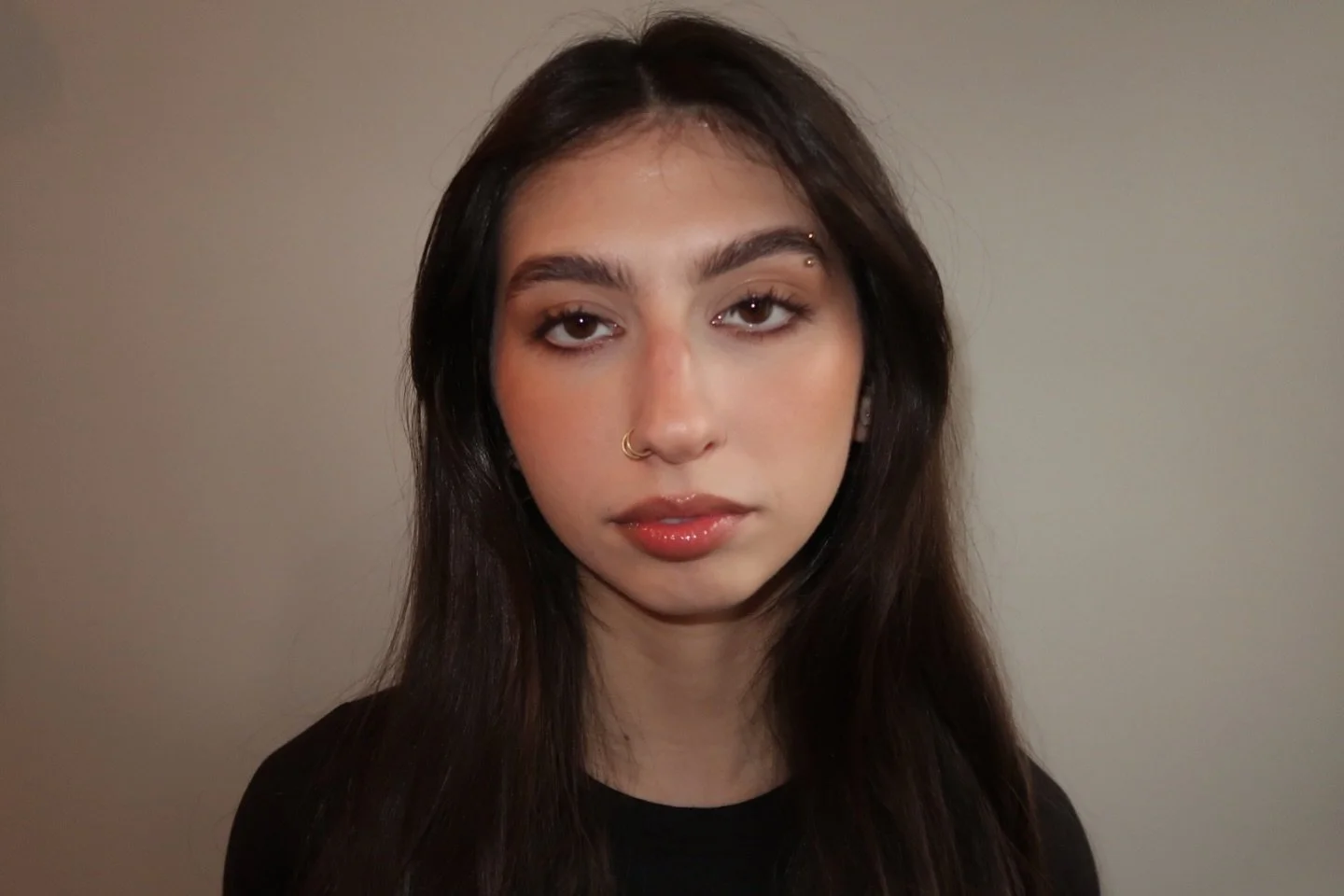 A moment of silence for eyes please 🥷🏻 
My gorgeous gal @lolaleeza 🖤 
The star of the show is the @victoriabeckhambeauty eyeliner in cocoa. 
Used @armanibeauty luminous silk foundation 
@hourglasscosmetics concealer 
@patricktabeauty blush in she&