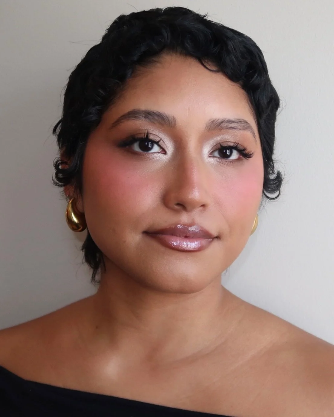 Eyes, lashed. Cheeks, flushed. Lips, glossed. Why play up one feature when you can play up all of them? 
@__karlaaaaa_ is eatinggg this pink glam, dolled look 💘💞🌸 

&bull;
&bull;
DMV makeup artist 
Dc makeup artist 
Baltimore makeup artist #dmvmua